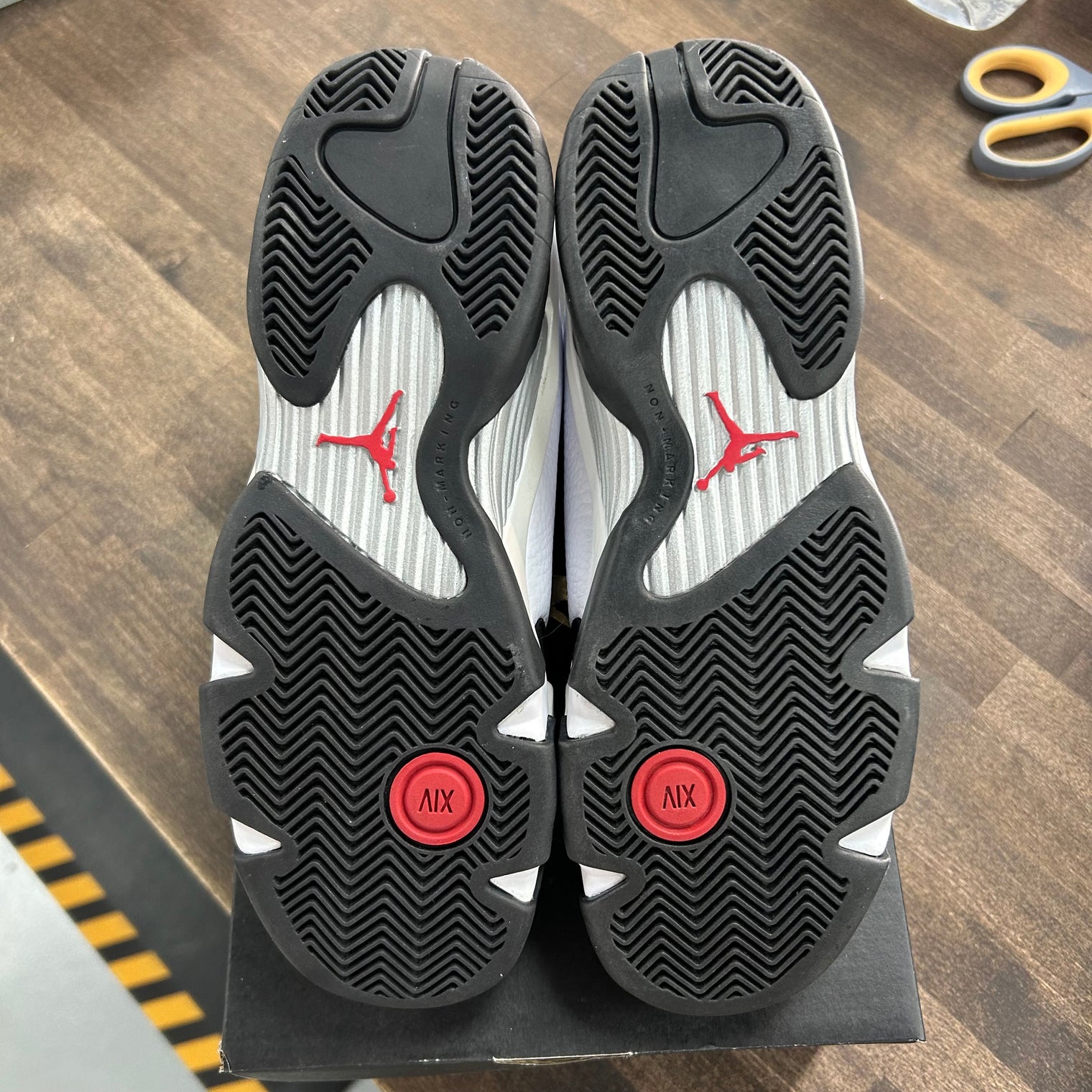 Black Toe Jordan 14 Retro (2024) (GS) (Lightly Worn)