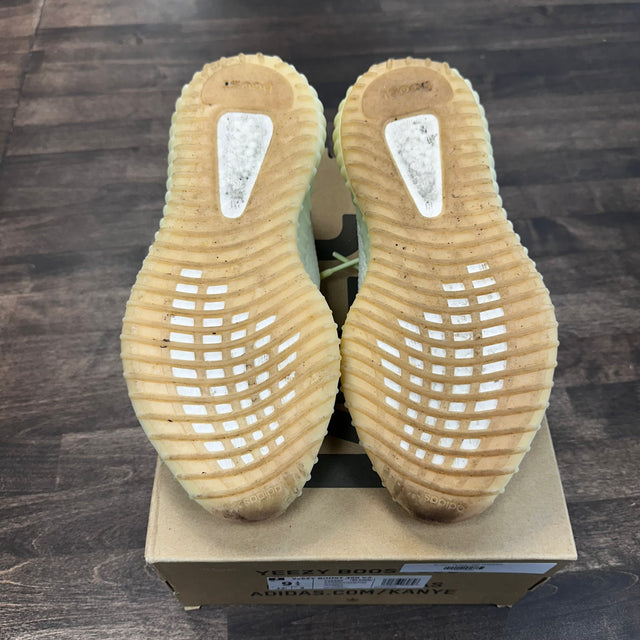 Butter Yeezy 350 (USED)