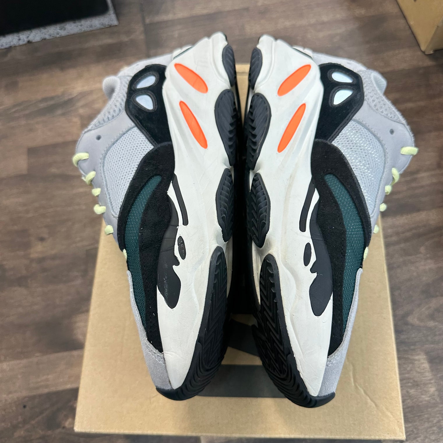 Waverunner Yeezy 700 (USED)