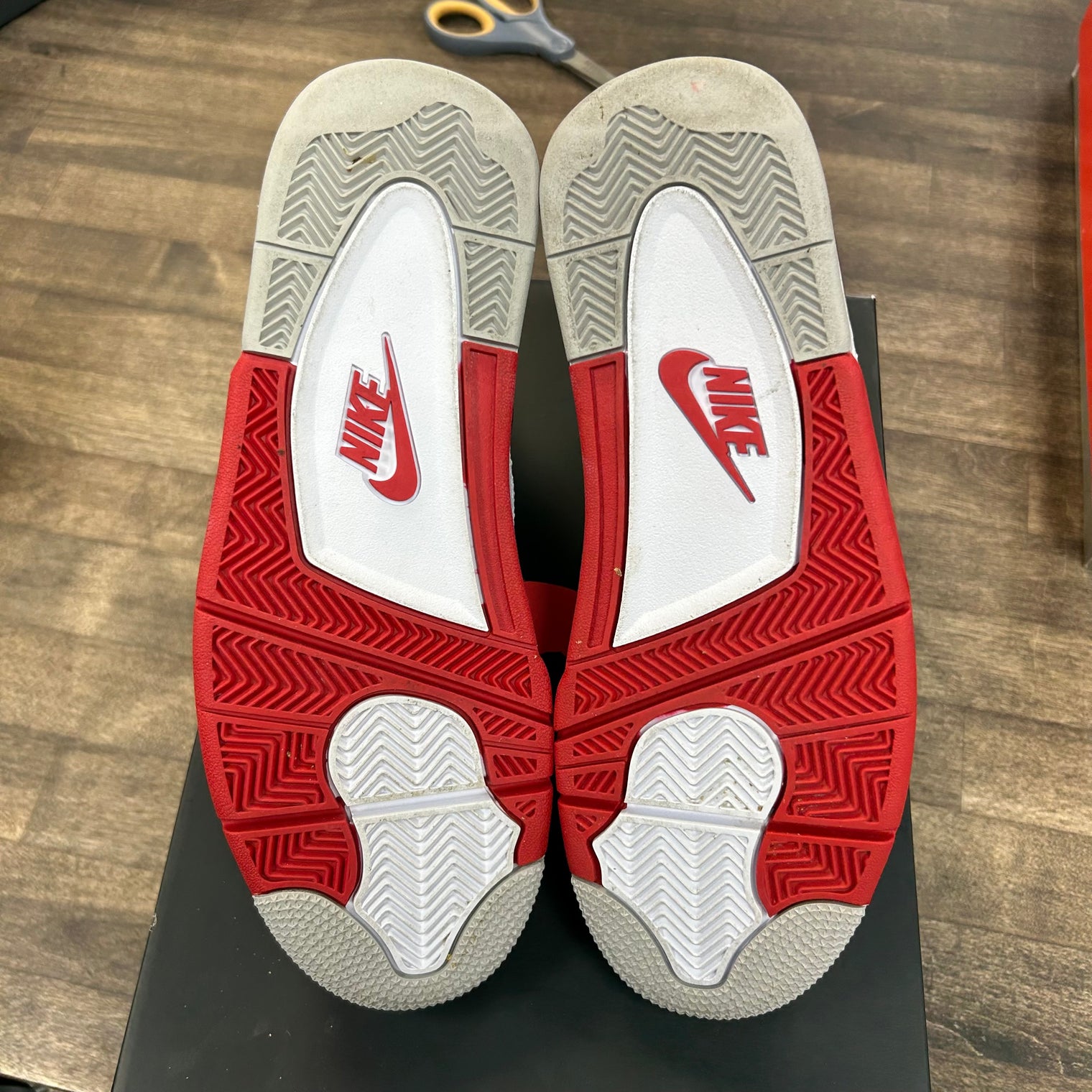 Fire Red Jordan 4 Retro (2020) (USED)