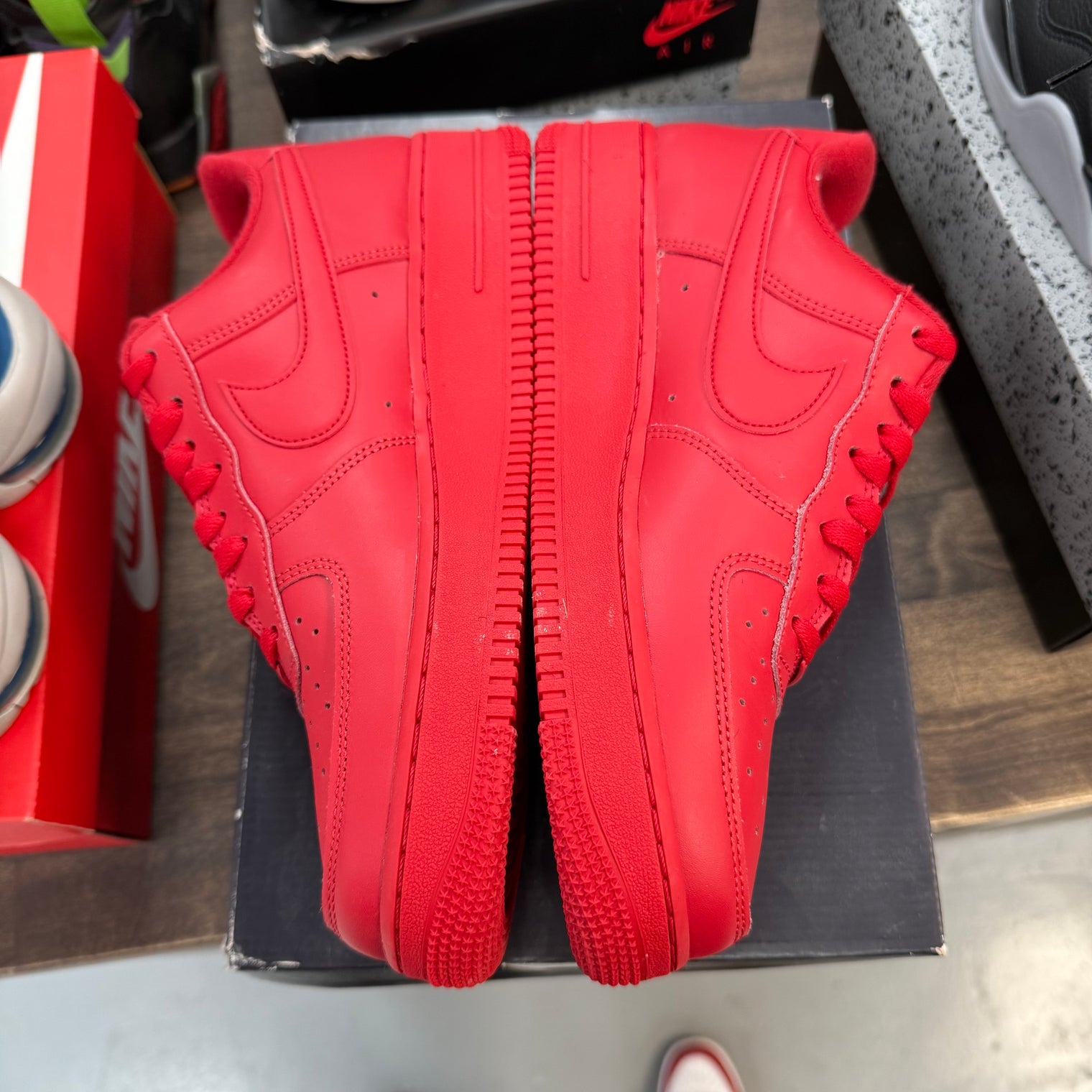 Triple Red Air Force 1 07 (USED)