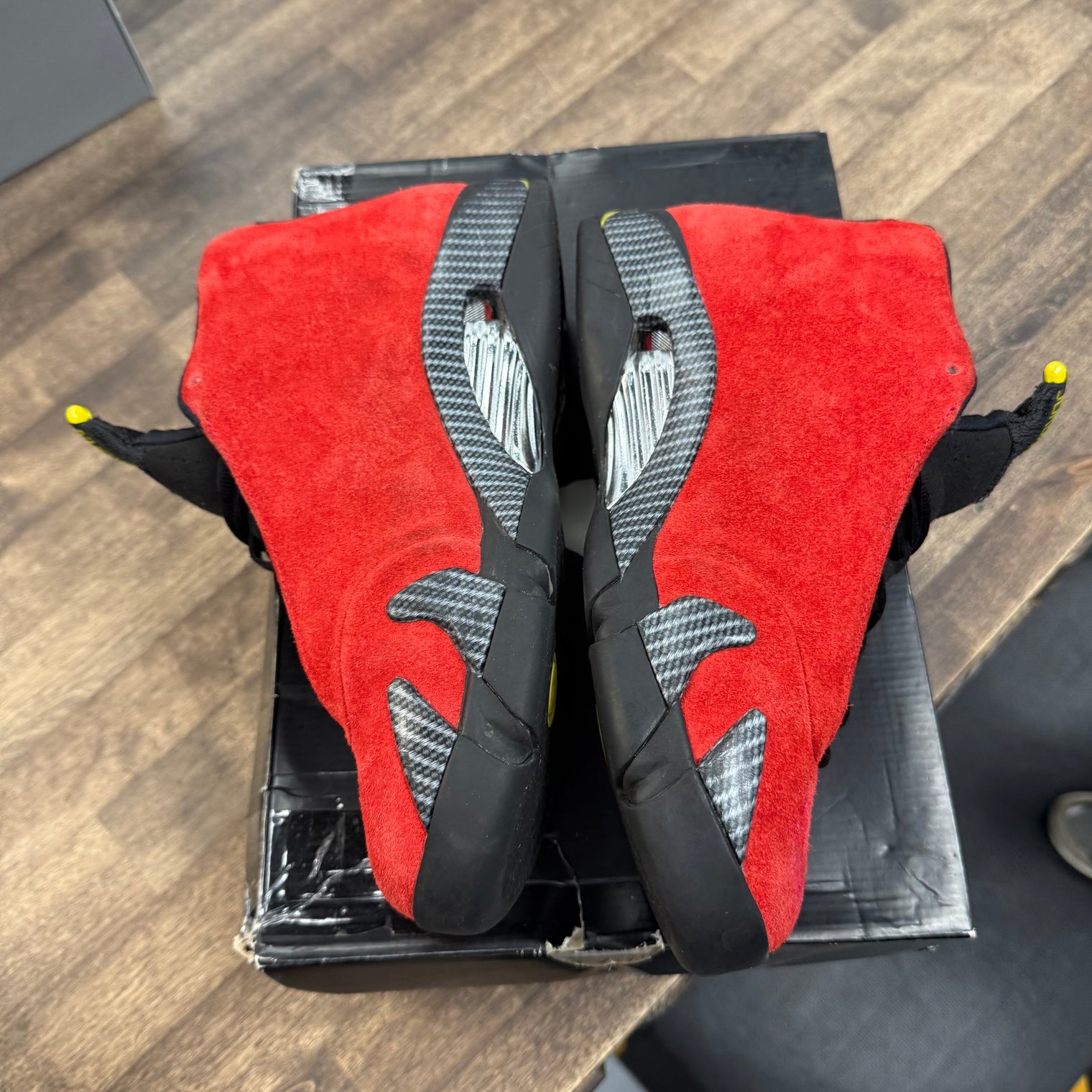 Ferrari Challenge Red Jordan 14 (2014) (USED)