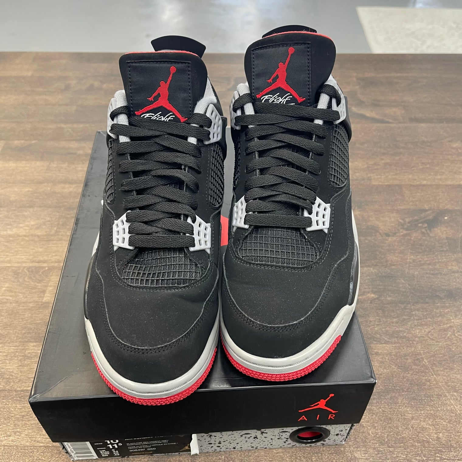 Bred Jordan 4 2019 (USED)