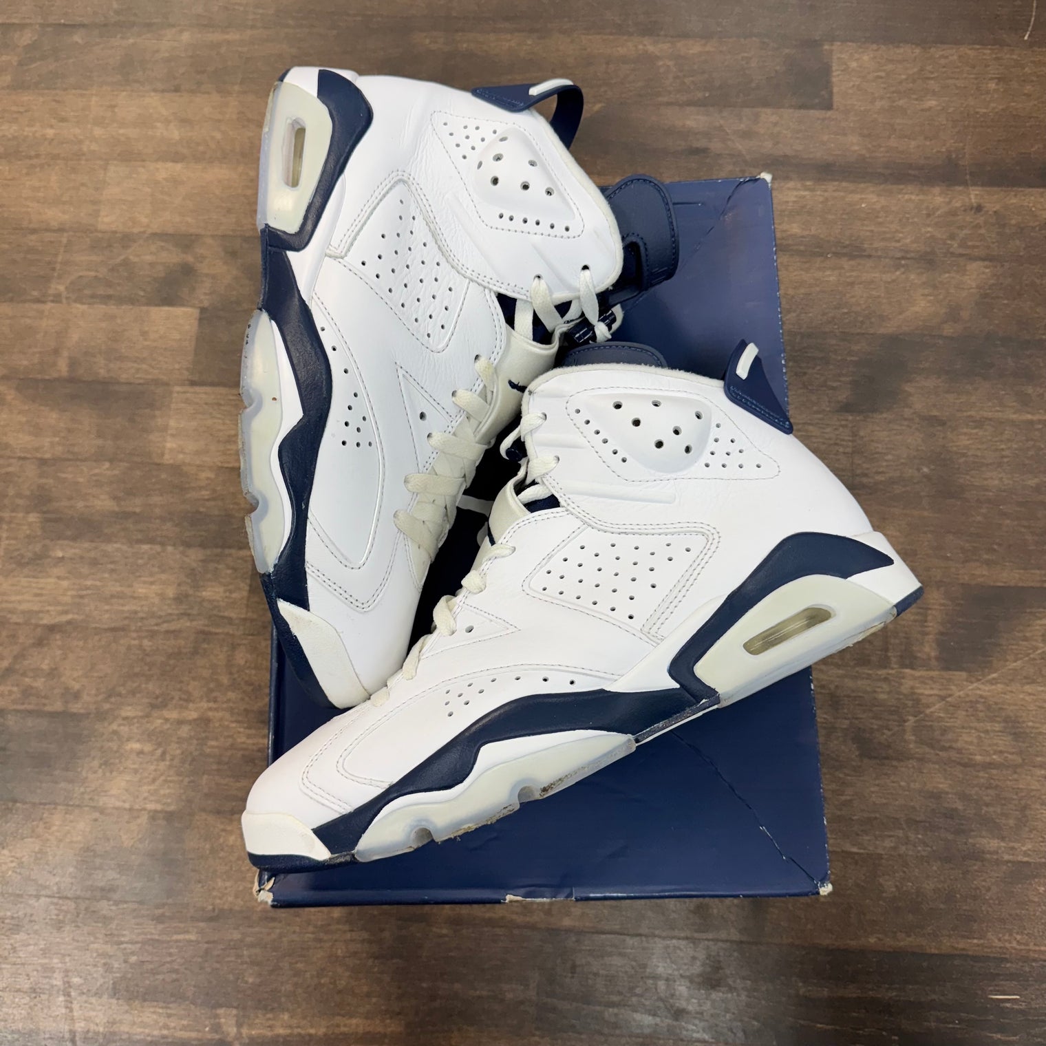 Midnight Navy Jordan 6 (USED)