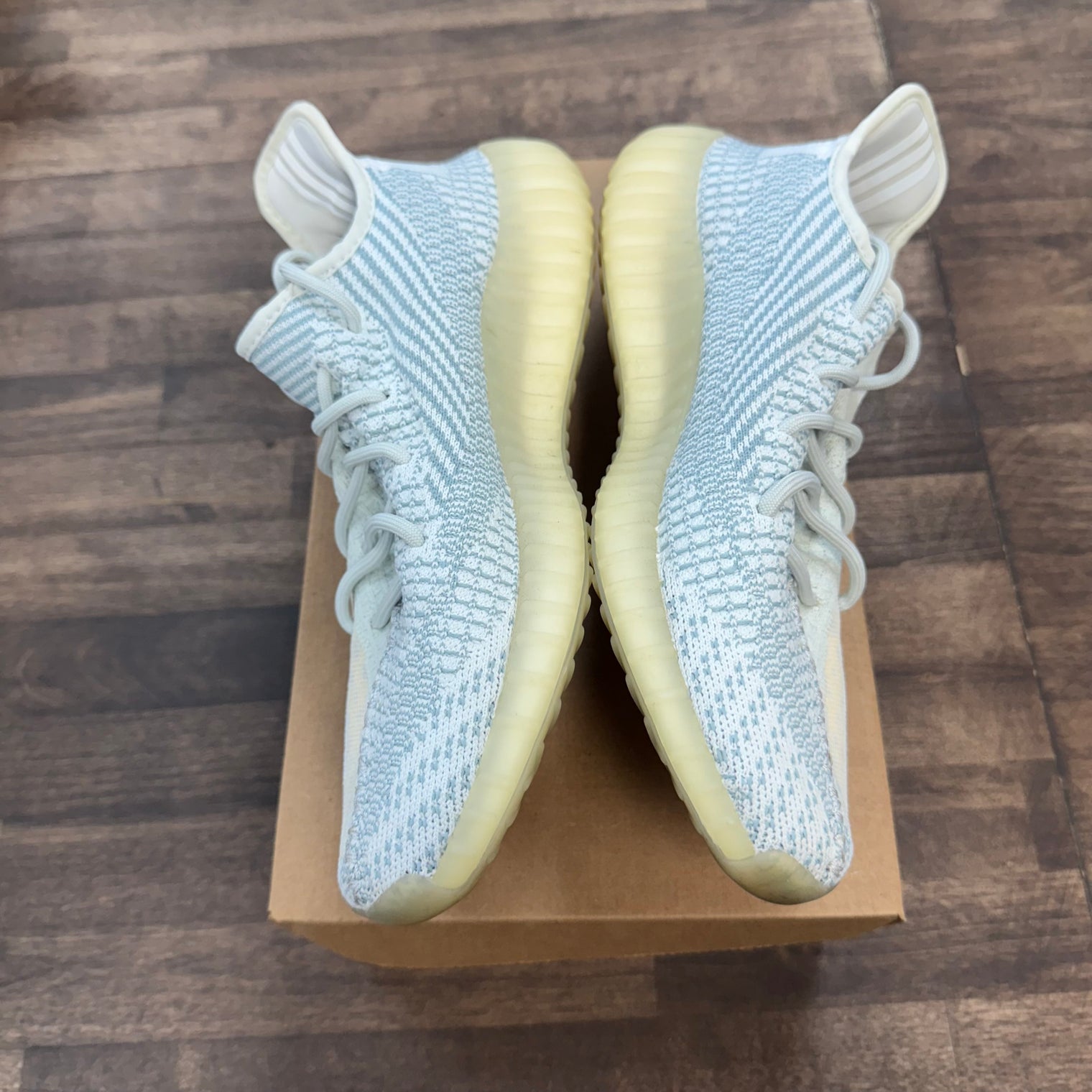 Cloud White Yeezy 350 (USED, No Box)
