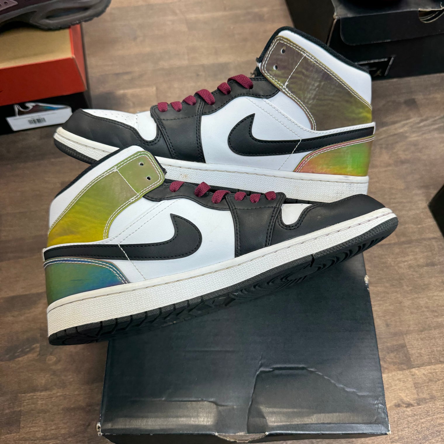 Heat Reactive Jordan 1 Mid (USED)