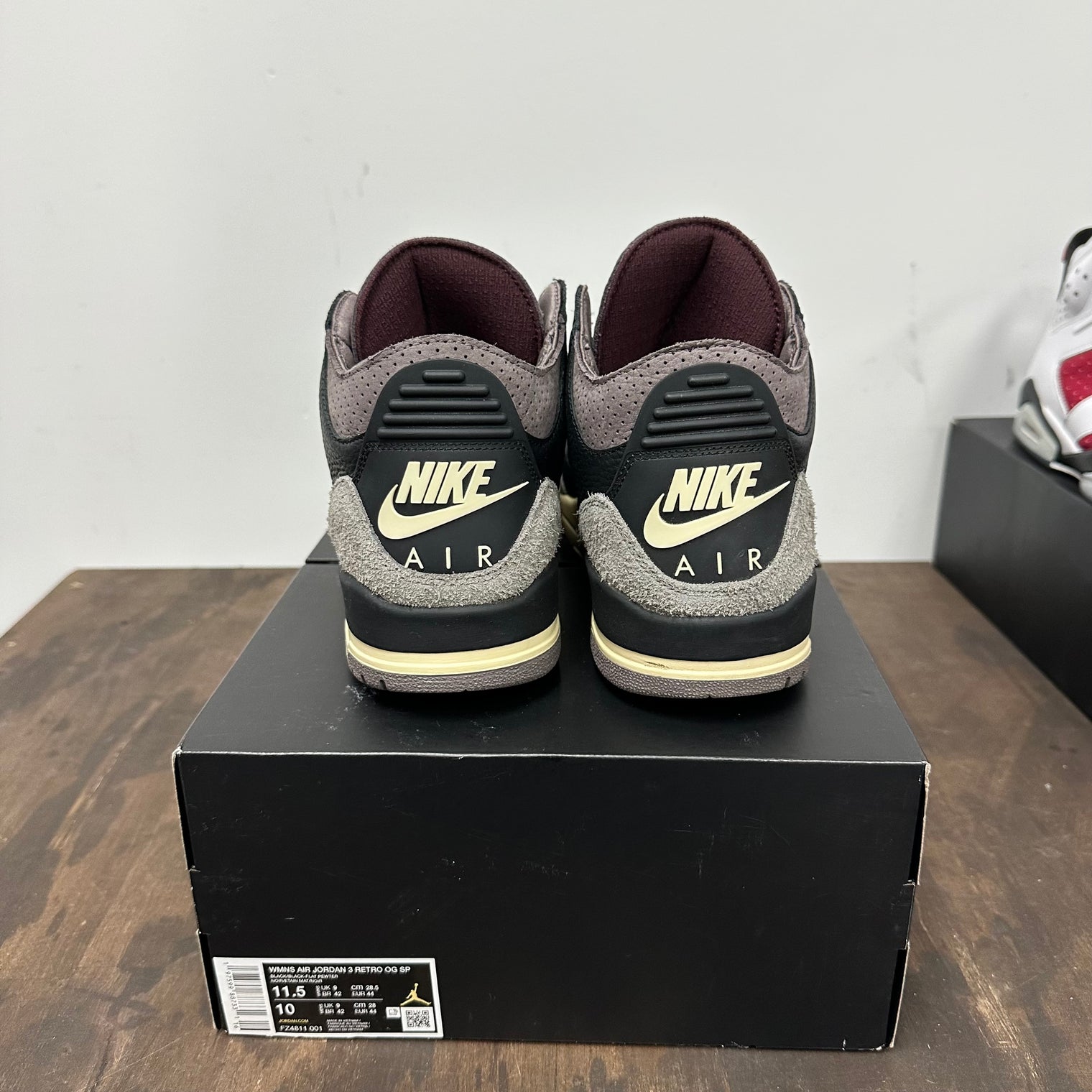 A Ma Maniere Sleeping Jordan 3 Retro (W) (USED)
