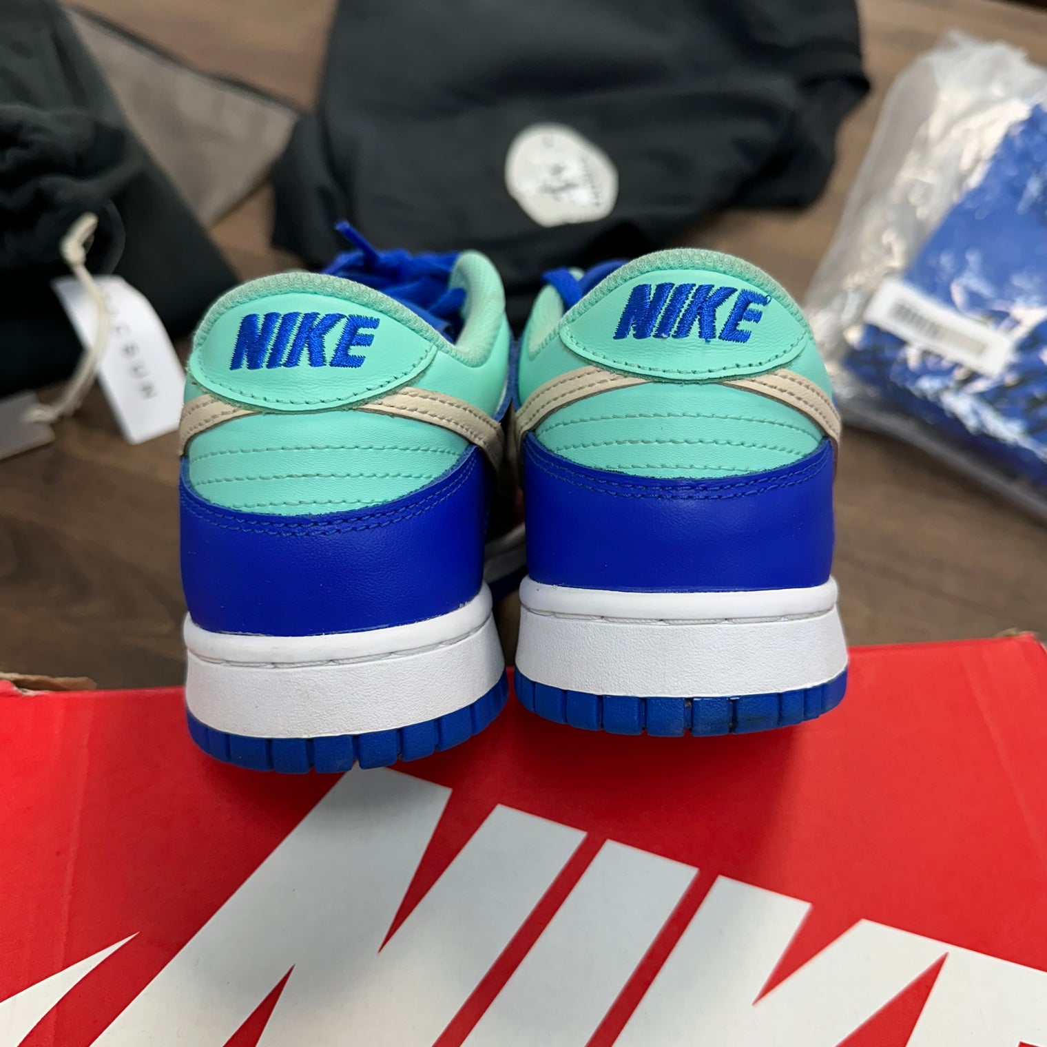 (GS) Salmon Toe Nike Dunk Low (USED)