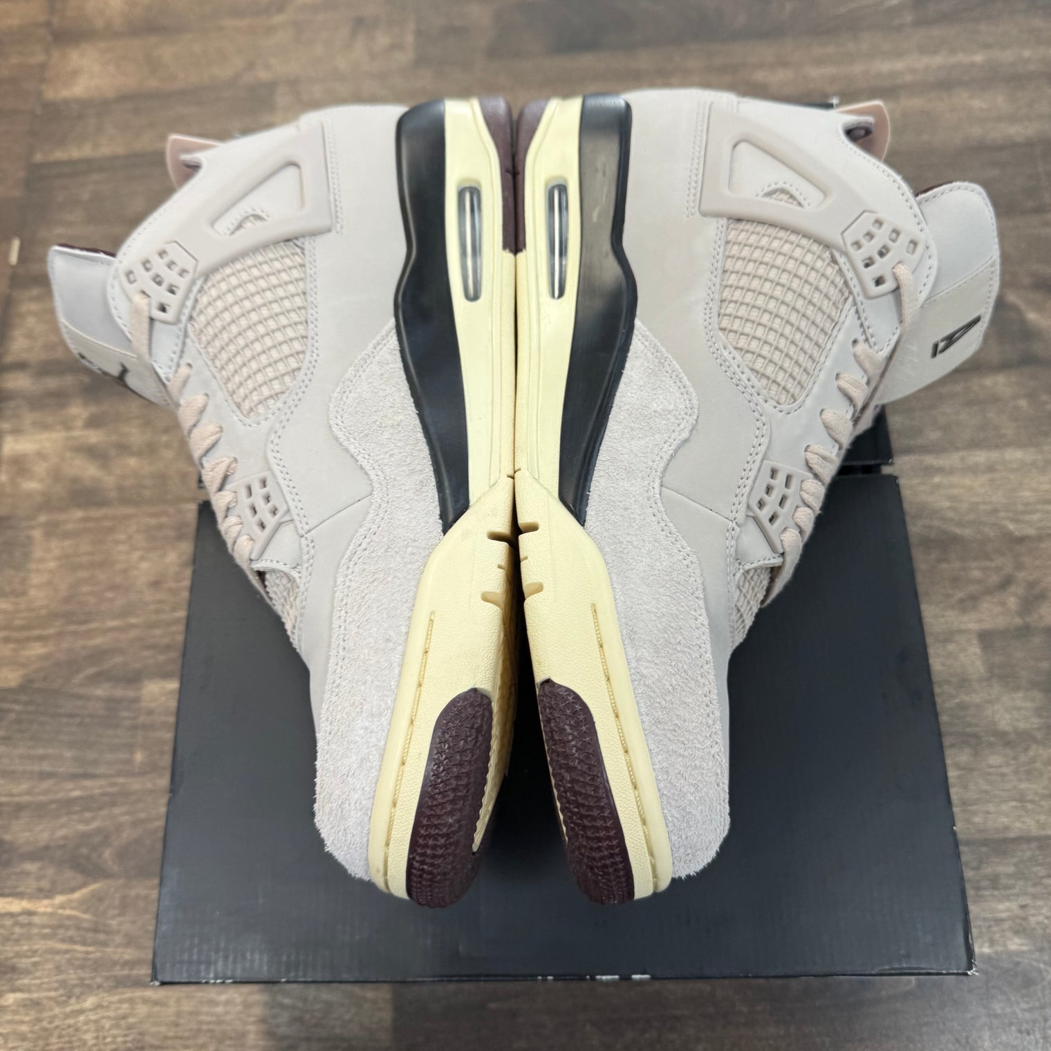(W) WYWS A Ma Maniere Jordan 4 (USED)