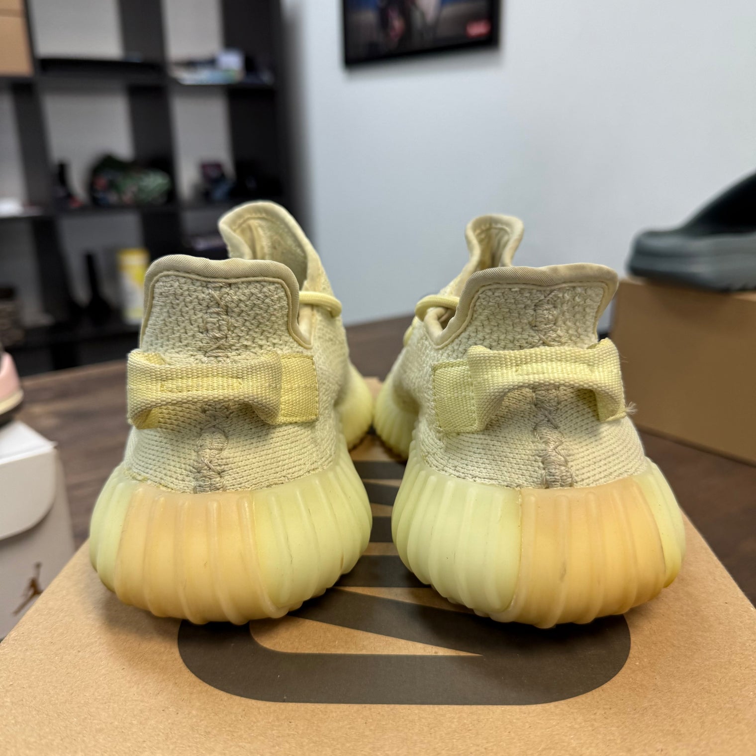 Butter Yeezy 350 (USED)