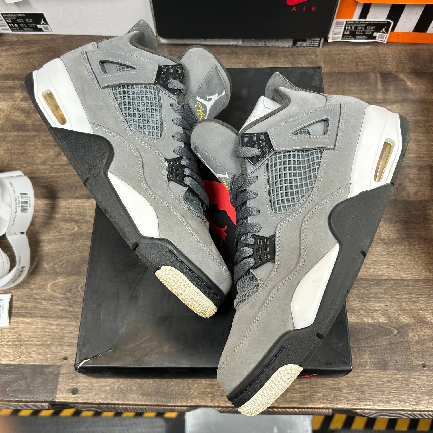 Cool Grey Jordan 4 Retro (USED)