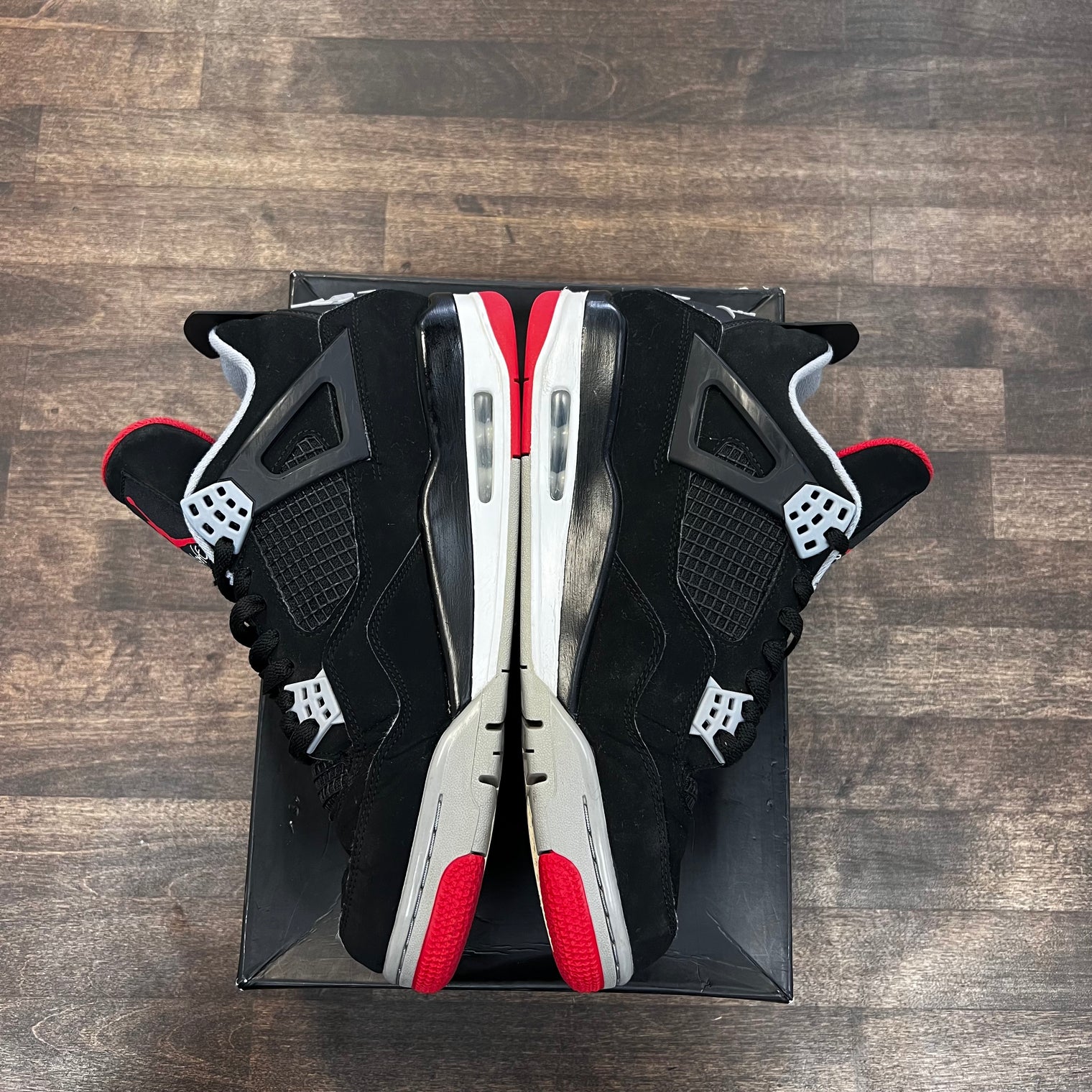 Bred Jordan 4 2019 (USED)