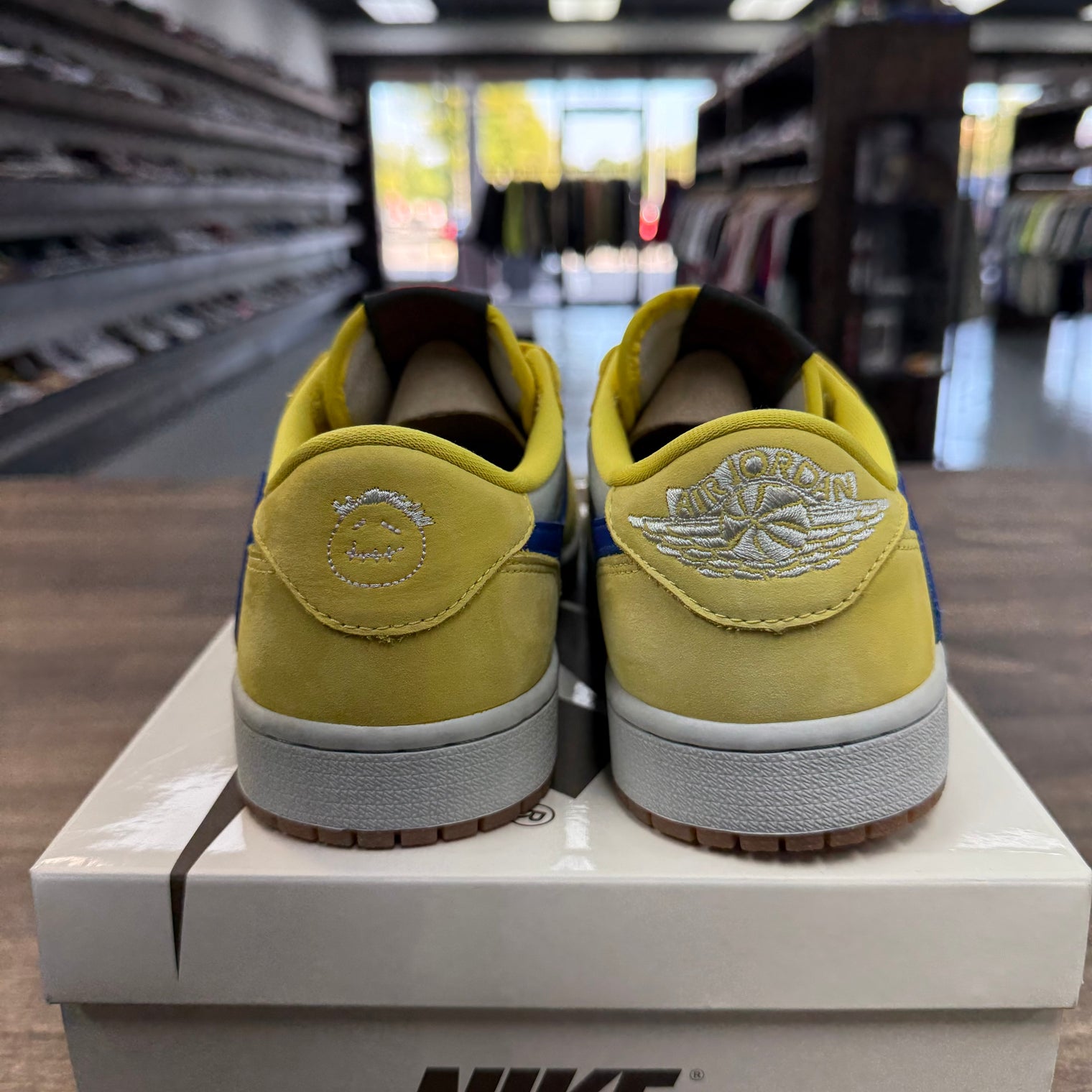 Travis Scott Canary Jordan 1 Low OG (USED)