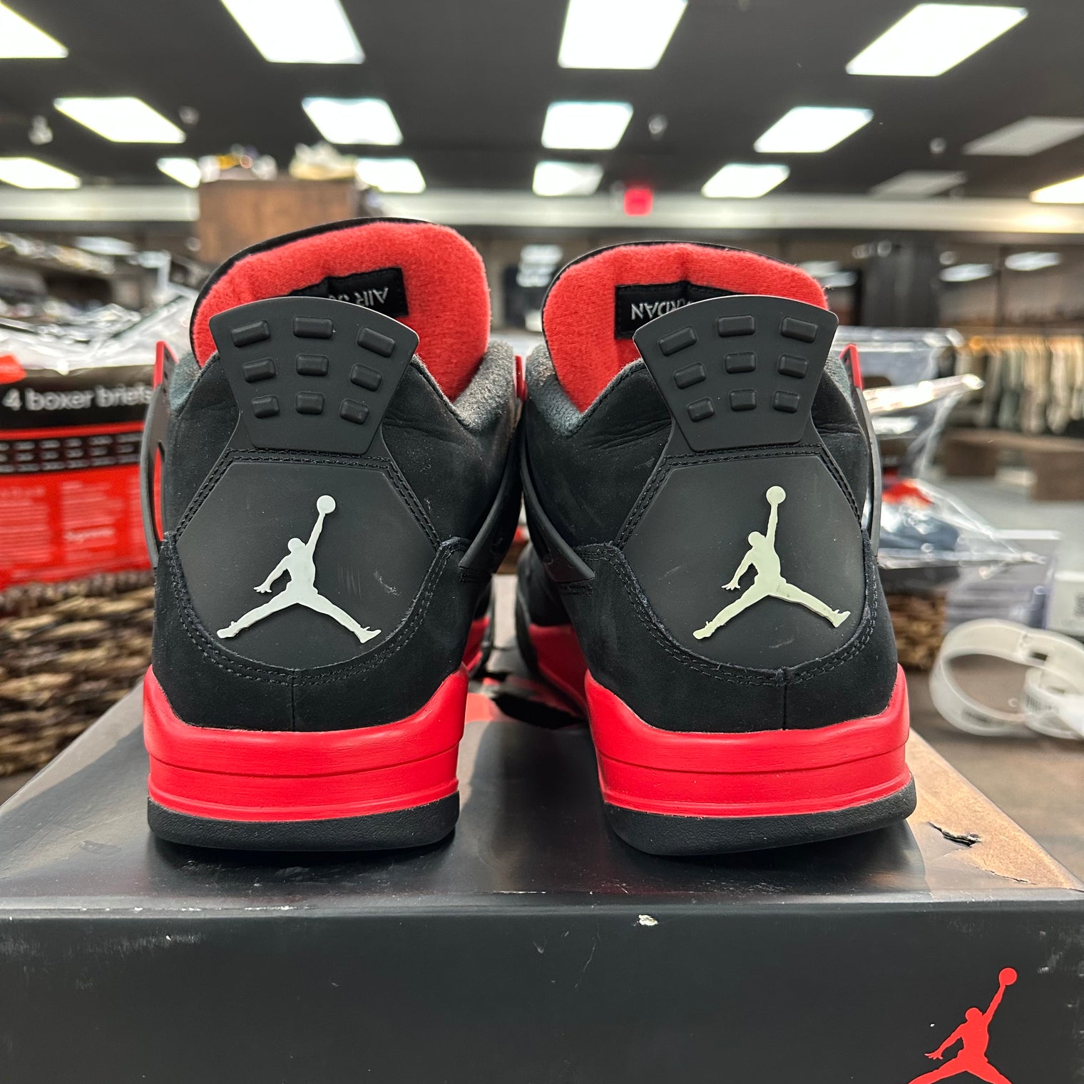 Jordan 4 Retro Red Thunder (US 11.5) (USED)