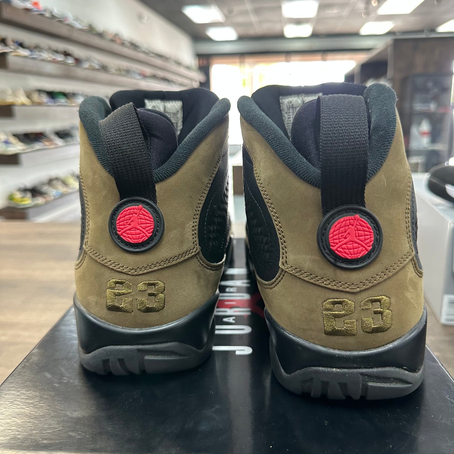 Olive Jordan 9 (USED)