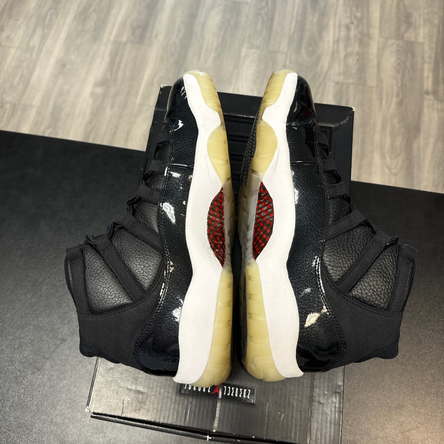 72-10 Jordan 11 High Retro (USED)
