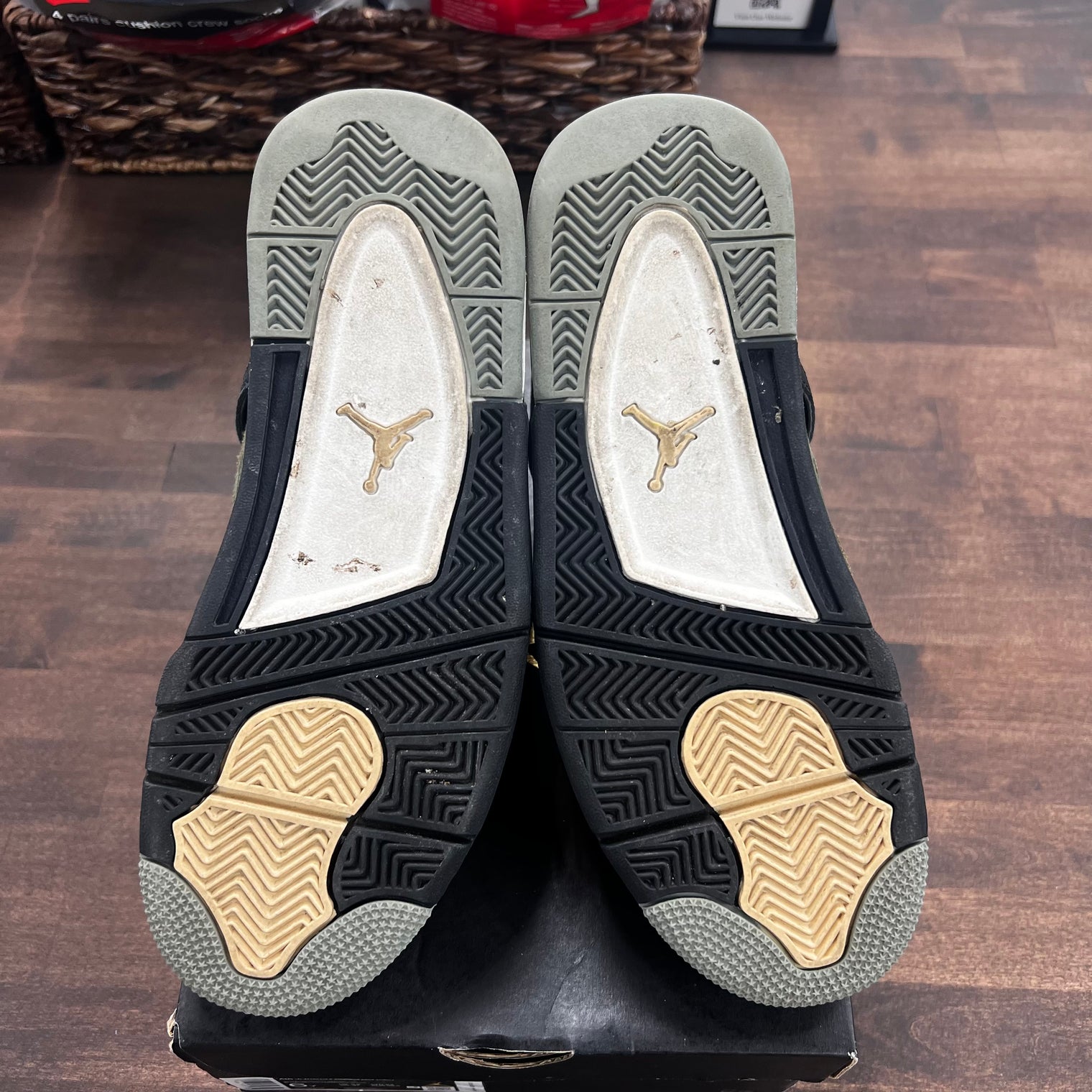 Craft Olive Jordan 4 (USED,NO BOX)