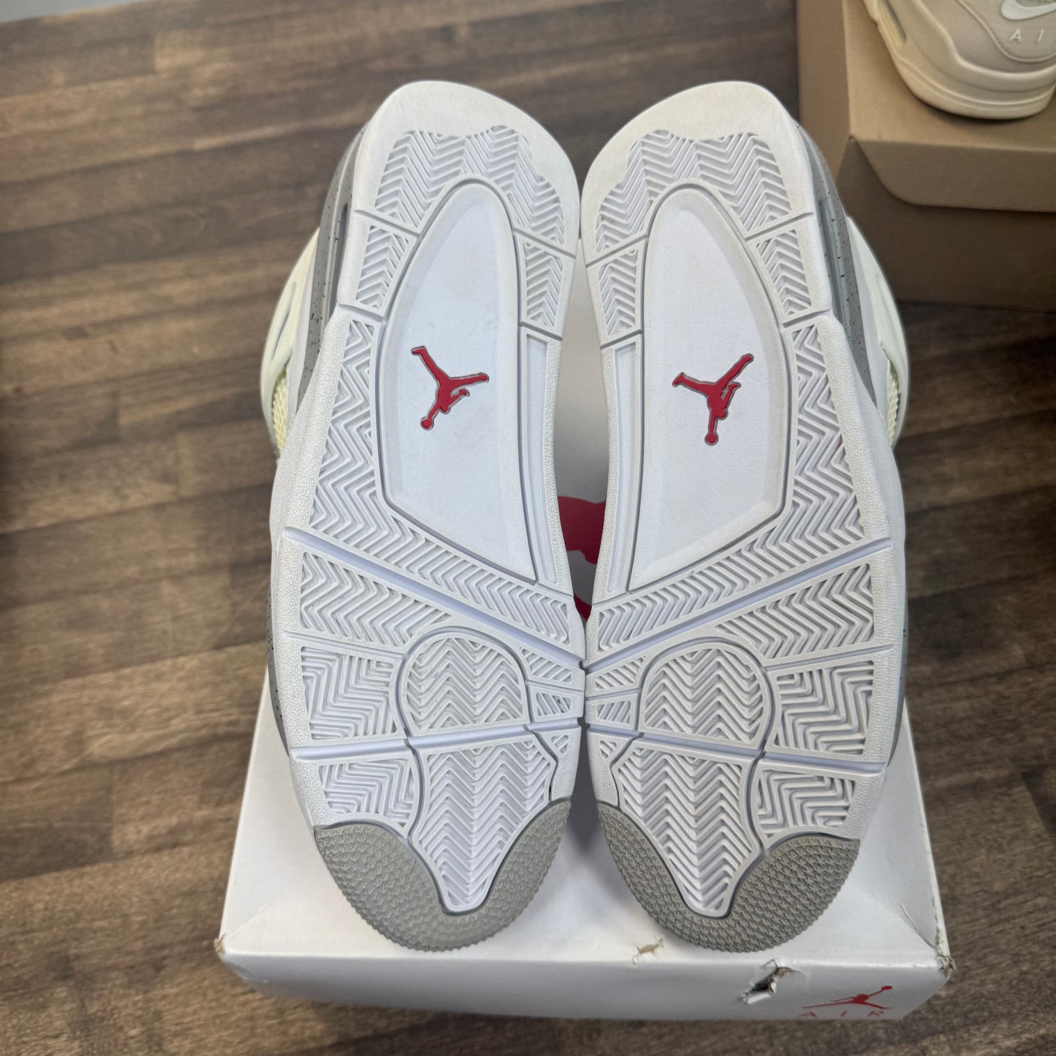 White Oreo Jordan 4 Retro (USED)