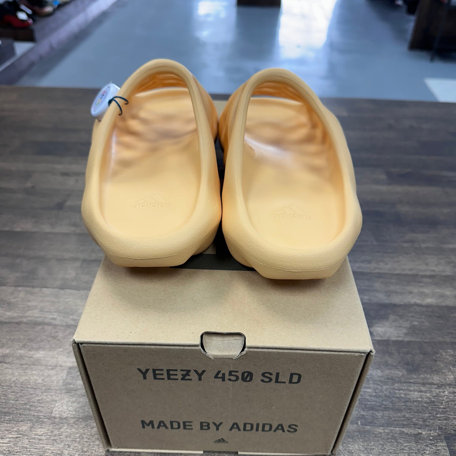 Cream Yeezy 450 Slide (Lightly Worn)