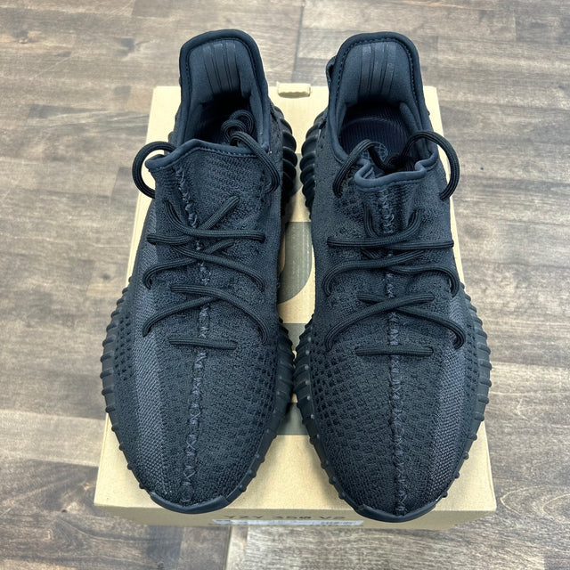 Onyx Yeezy 350 (Lightly Worn)