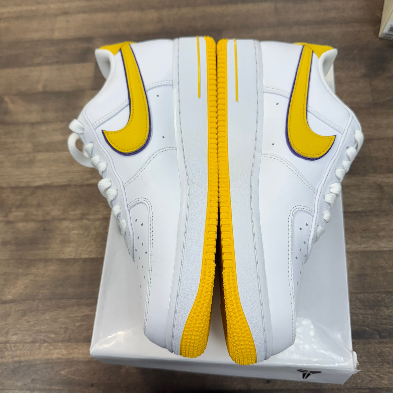 Kobe Bryant Lakers Home Air Force 1 Retro QS (Lightly Worn)