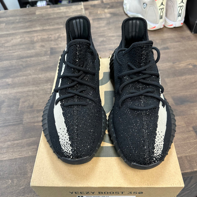Oreo Yeezy 350 (USED)