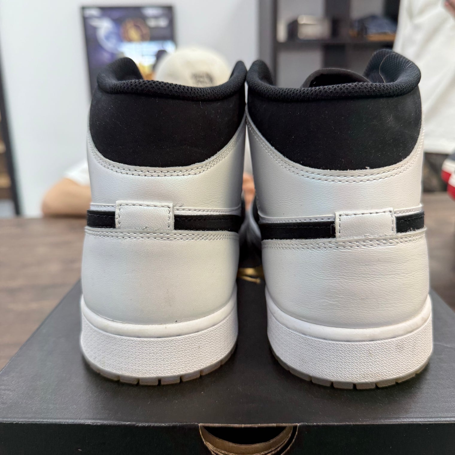 Diamond Short Jordan 1 Mid (USED)