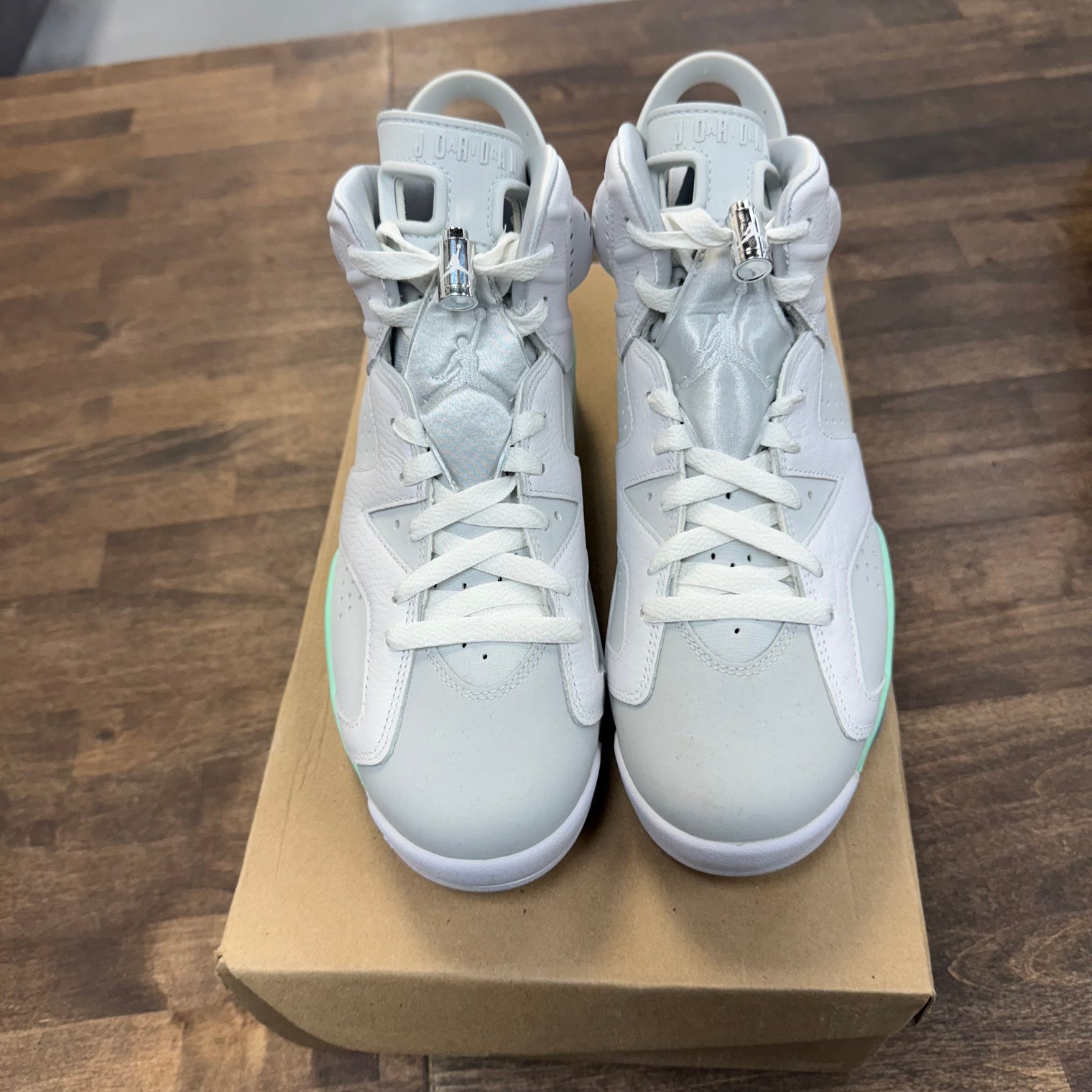 Mint Jordan 6 (W) (USED, No Box)