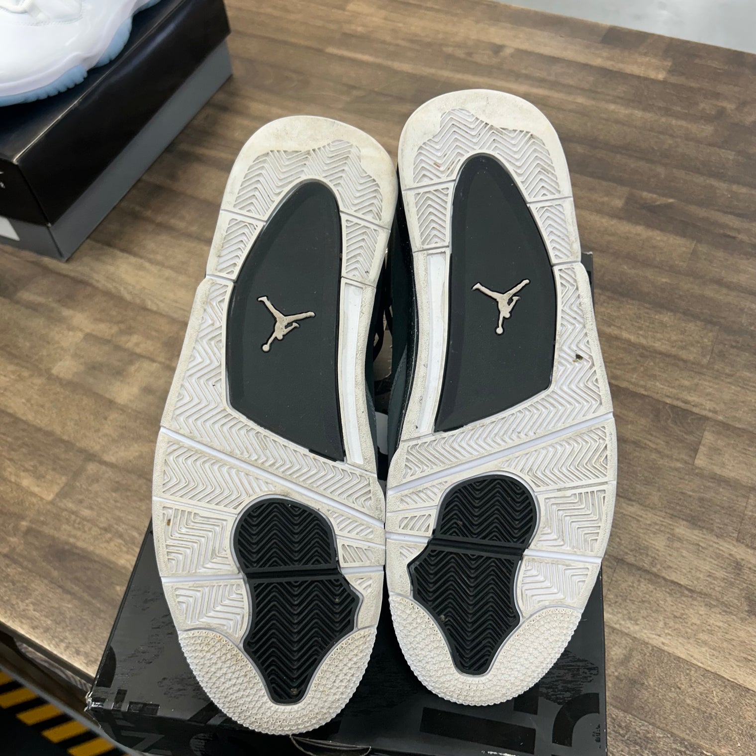 Fear Jordan 4 Retro (2024) (USED)