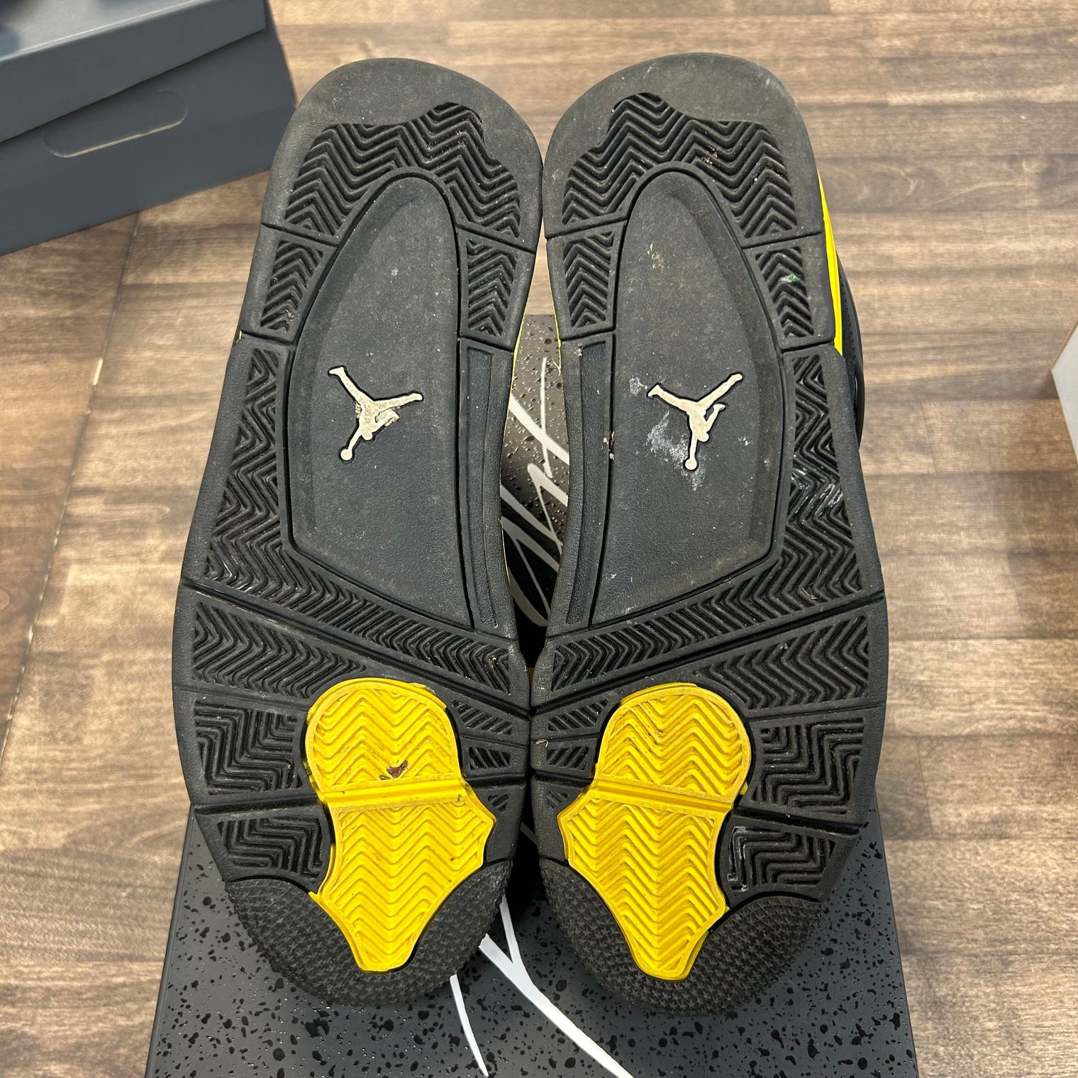 Yellow Thunder Jordan 4 Retro (2023) (USED, no insoles)