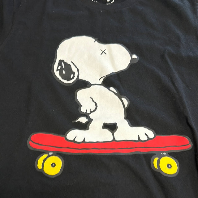 Kaws Peanuts Snoopy Tee Black (Used)