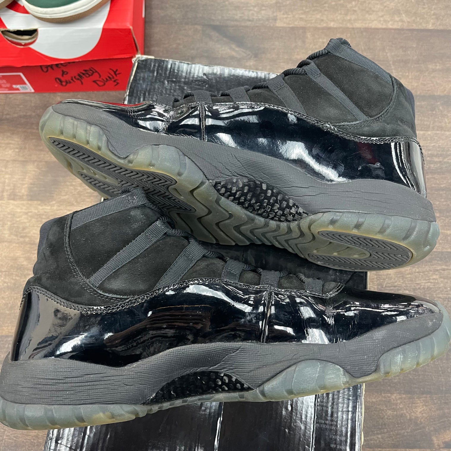Cap and Gown Jordan 11 Retro (USED)
