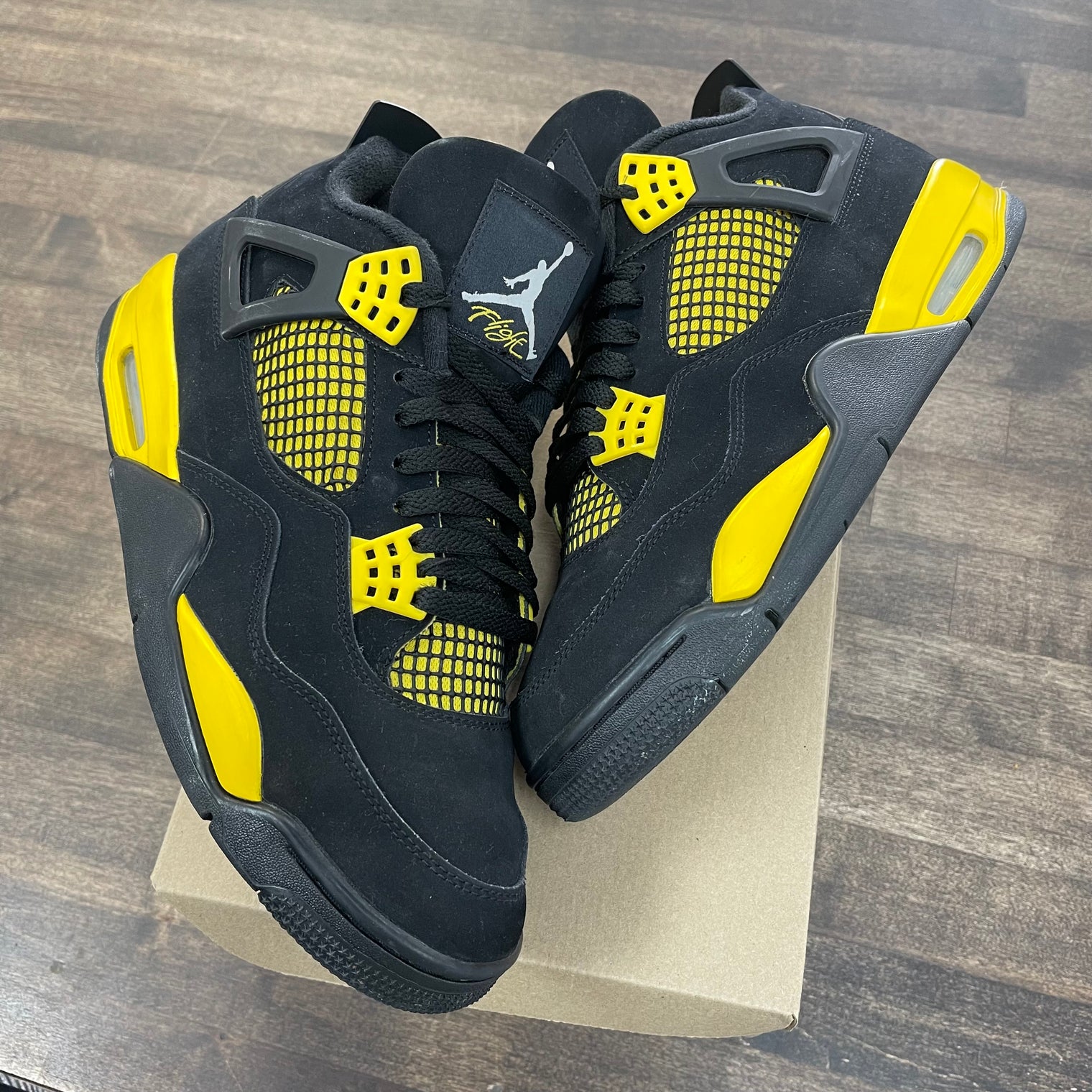 Yellow Thunder Jordan 4 (USED,No Box)