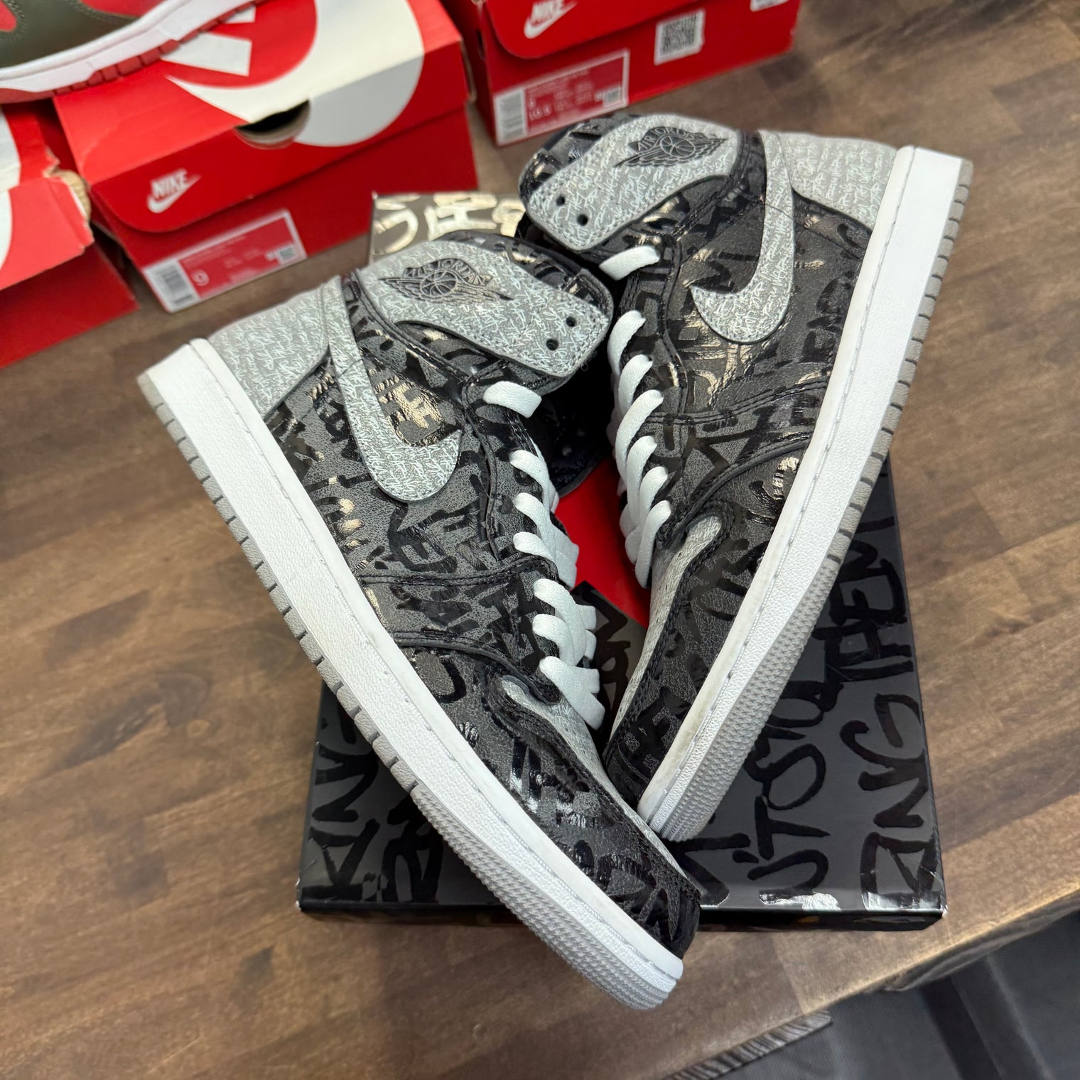 Rebellioniare Jordan 1 High (USED)
