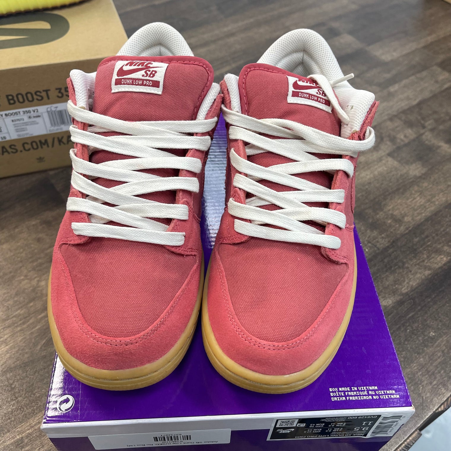 Adobe SB Dunk Low (USED,No Lid)