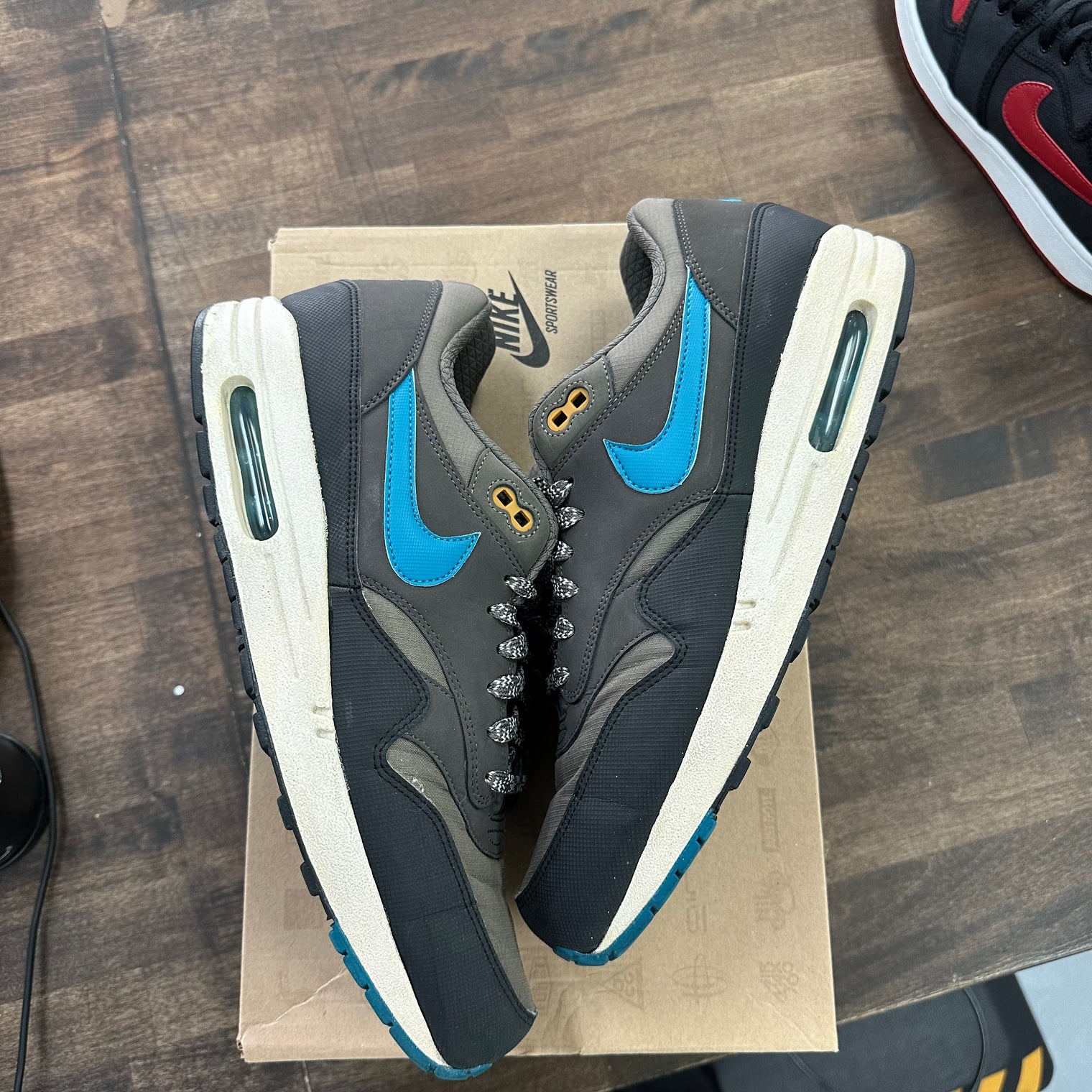 Essentials Smoke Teal Nike Air Max 1 (2013) (USED, Replacement Box)