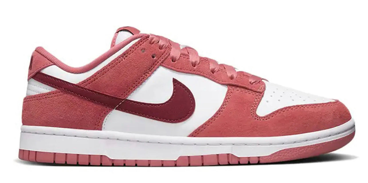 Valentine’s Day Dunk Low (2024) (W)