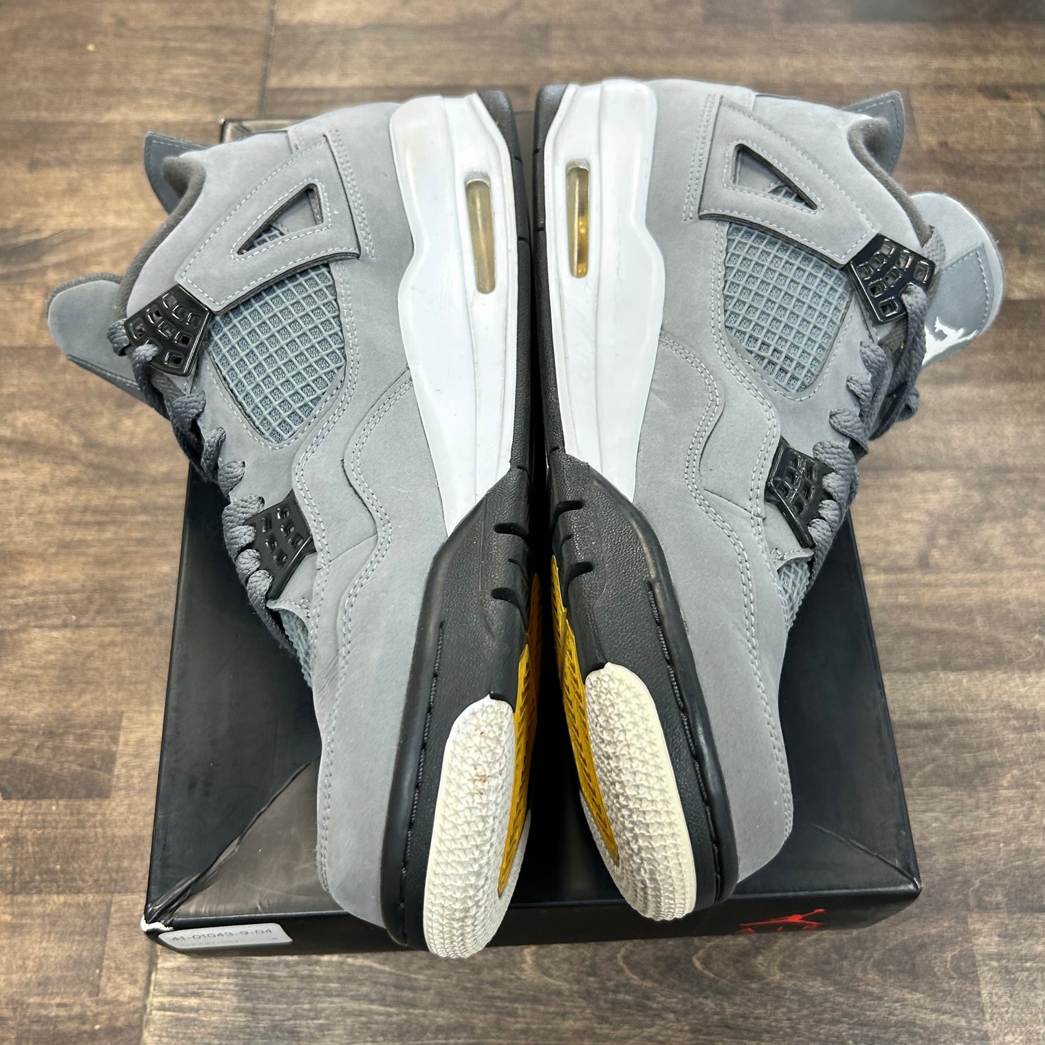 Cool Grey Jordan 4 Retro (USED)