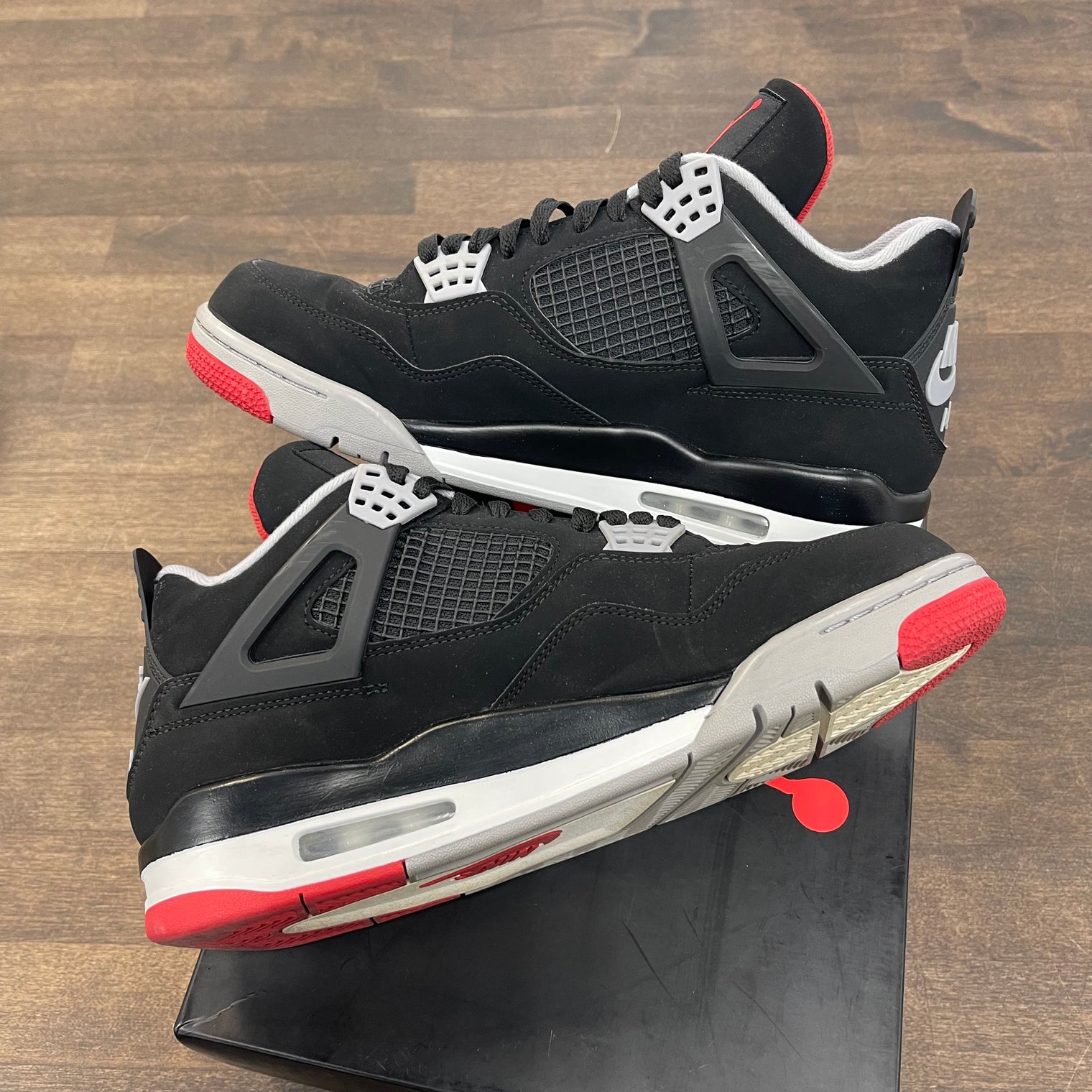 Bred Jordan 4 2019 (USED)