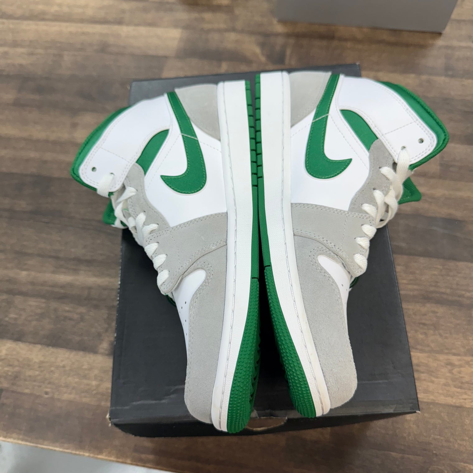 Grey Green Jordan 1 Mid SE (USED)