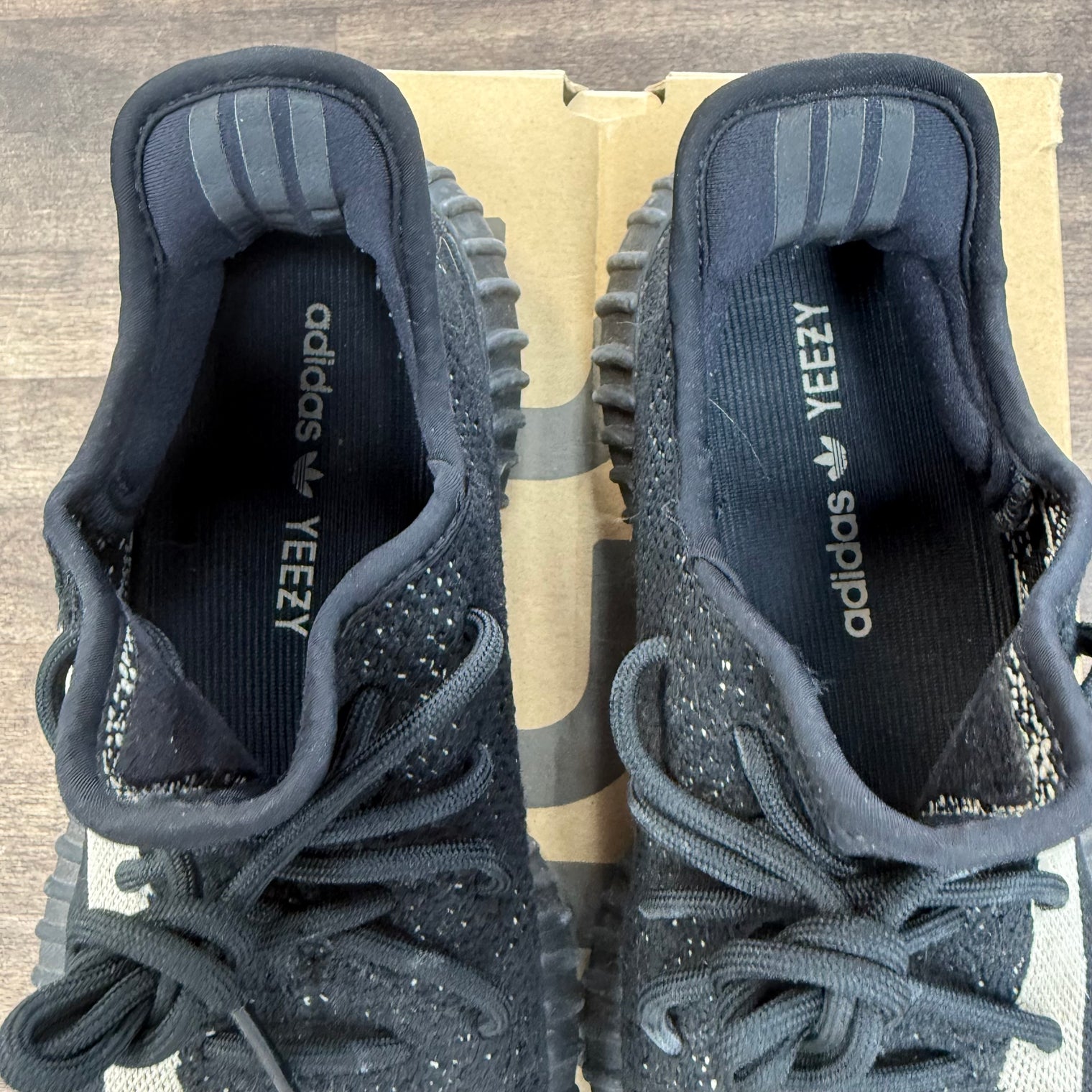 Oreo Yeezy 350 (USED)