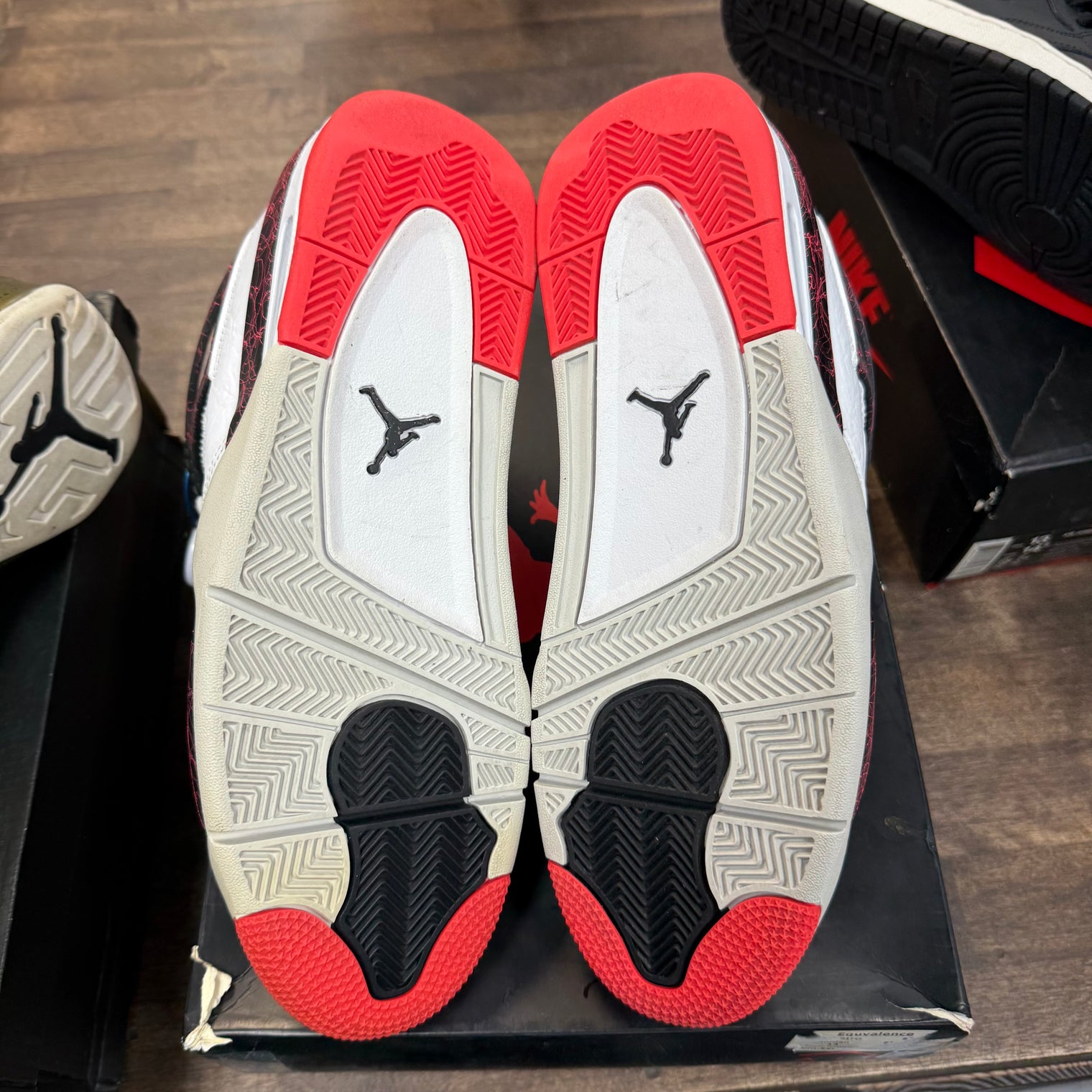 Flight Nostalgia Jordan 4 (USED)