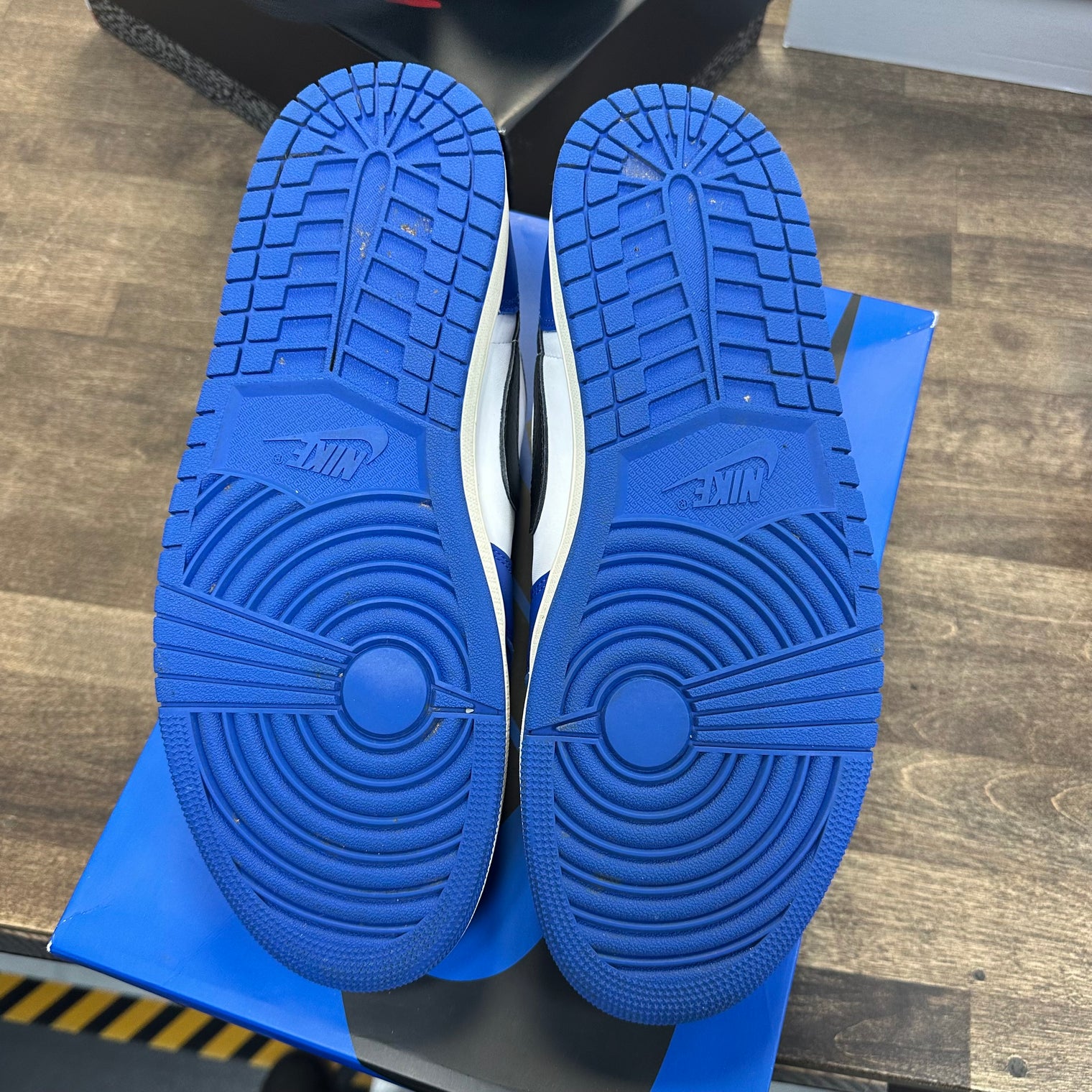 Game Royal Jordan 1 Low OG (USED)