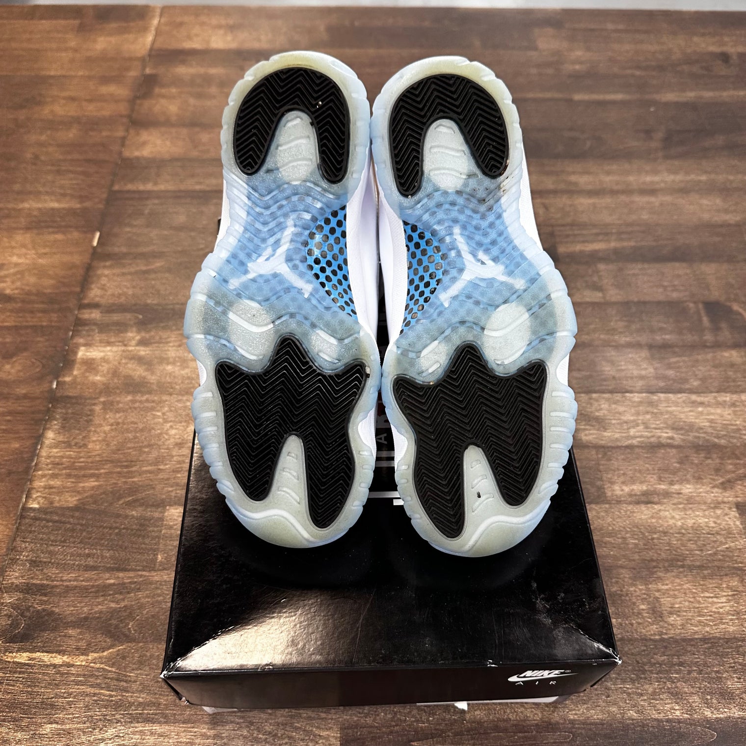 Legend Blue Jordan 11 (2024) (USED)