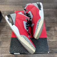 Unite Red Jordan 3 Retro (USED)