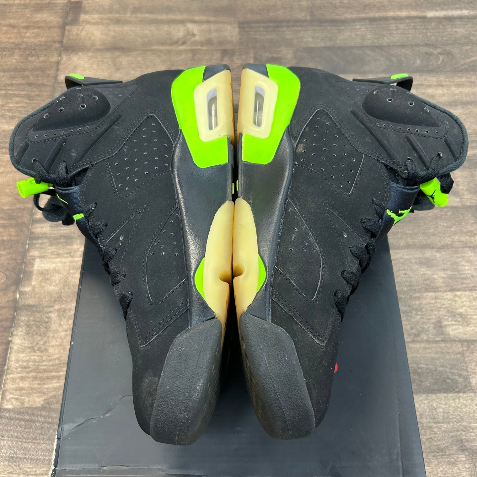 Electric Green Jordan 6 Retro (USED)