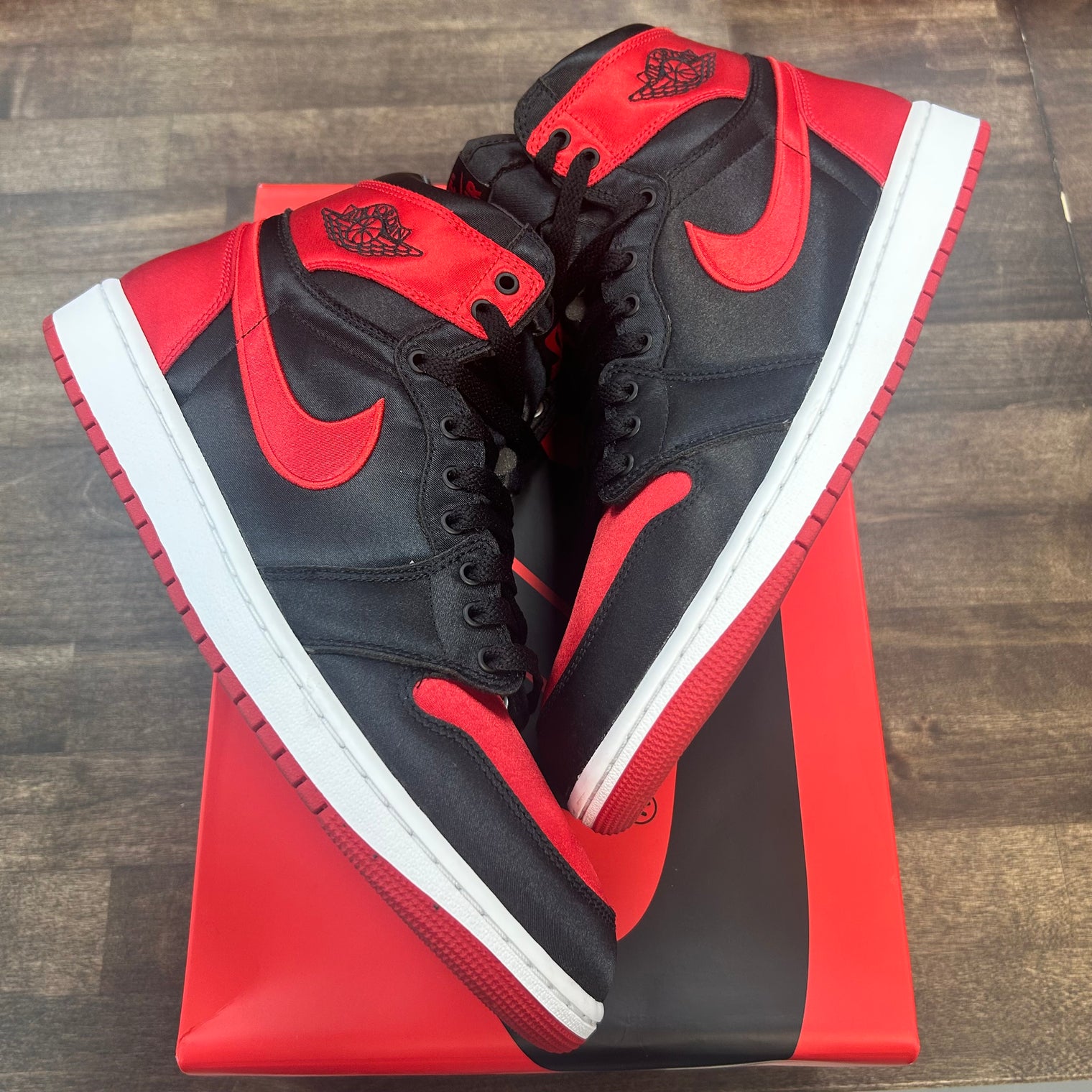 Satin Bred Jordan 1 High (W) (USED)