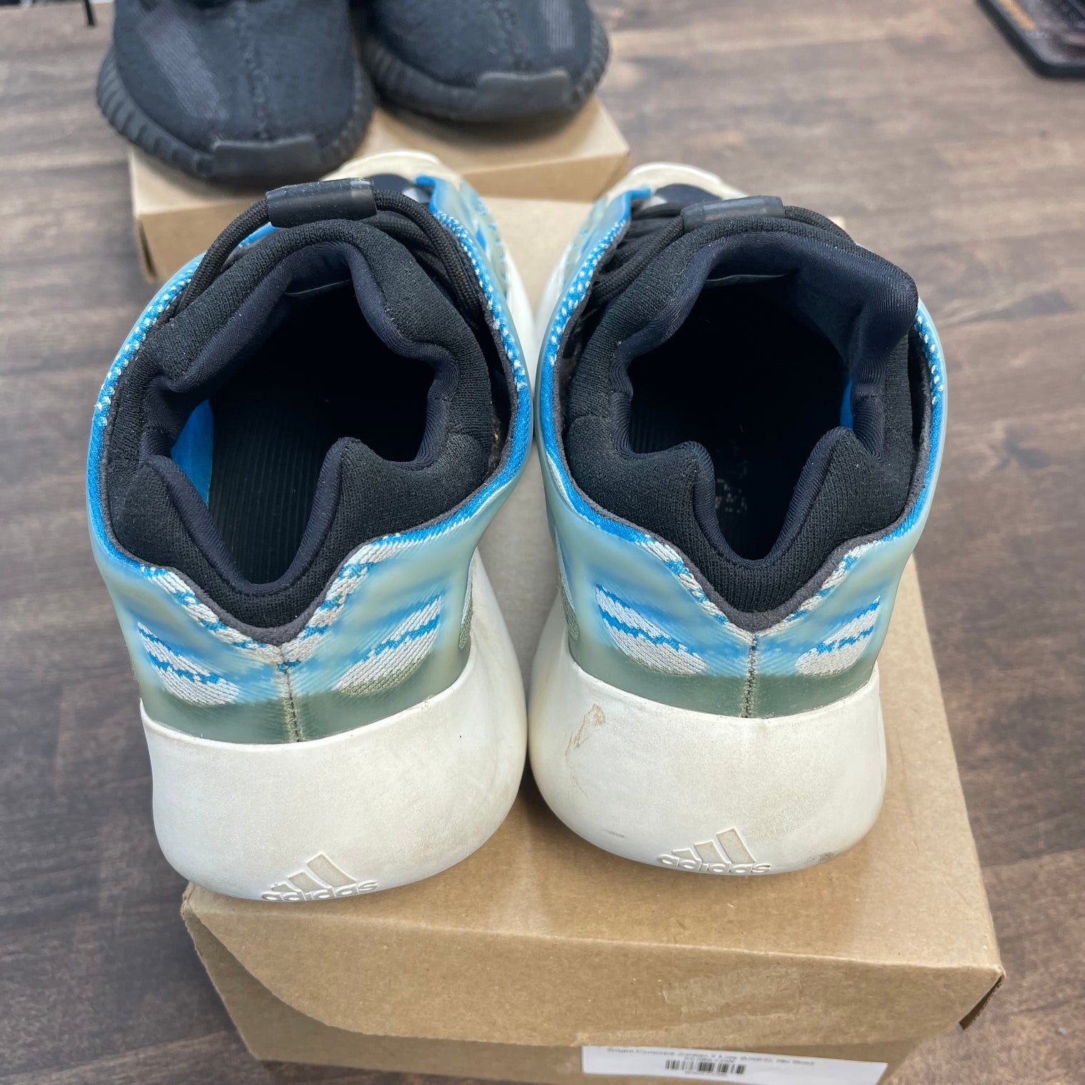 Arzareth Yeezy 700 V3 (USED, No Box)