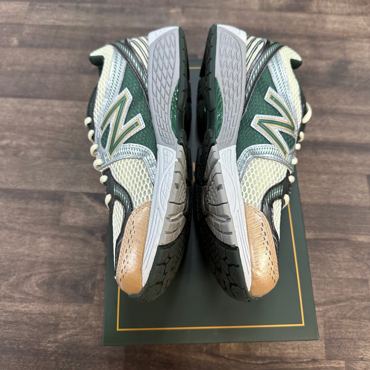 Aime Leon Dore 860V2 Green (USED)