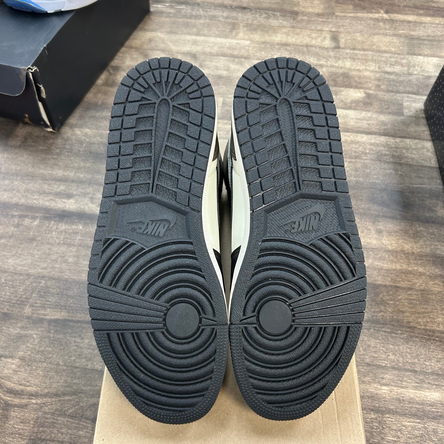 Mocha Jordan 1 High OG (USED, No Box)